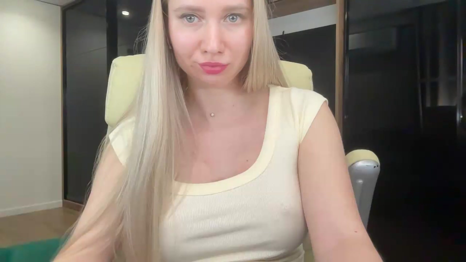 Gallery image thumbnail from Miss_Sylvia's myfreecams stream on, 05/19/2026, 21:20 image 20 of 20
