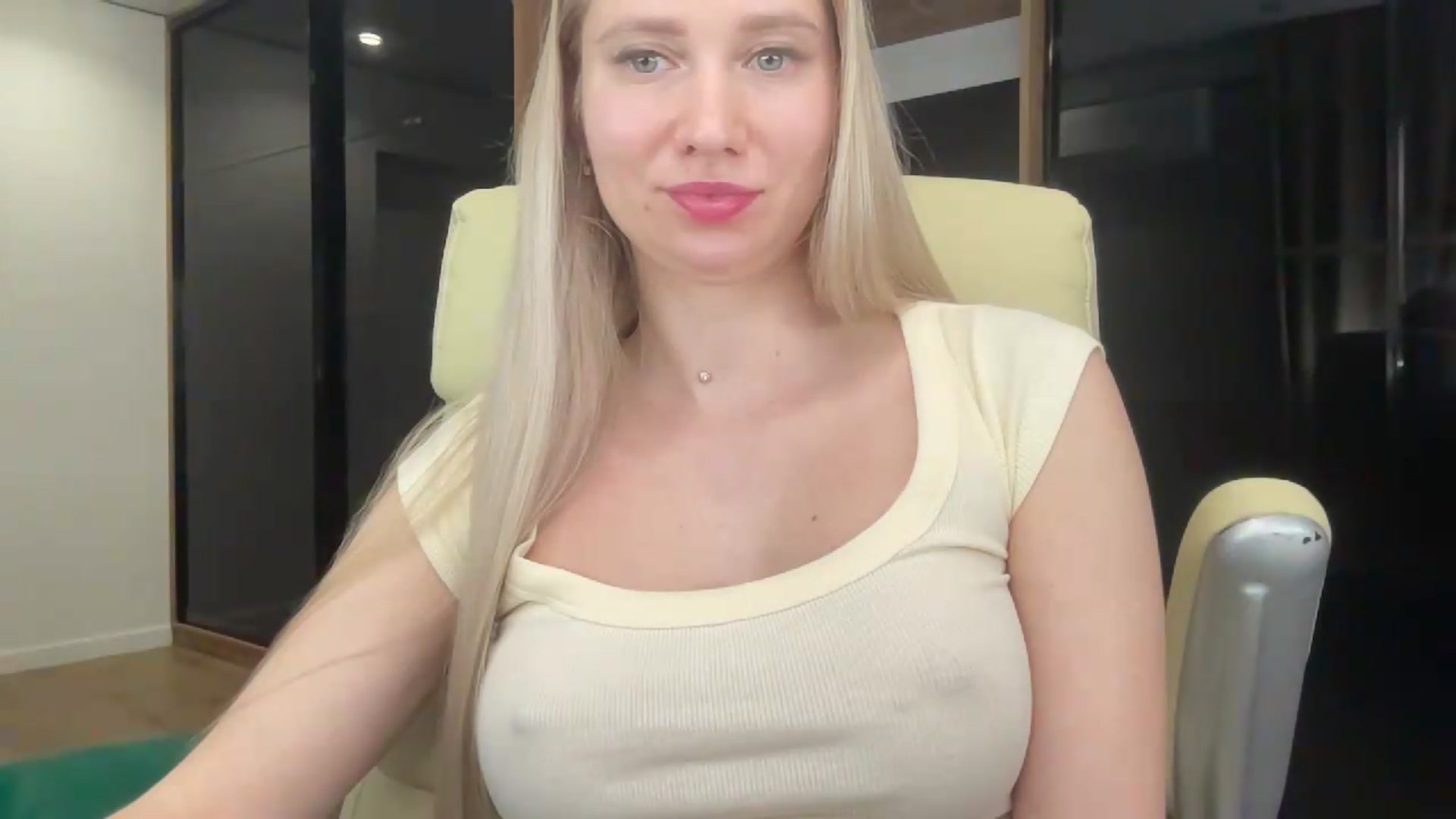 Gallery image thumbnail from Miss_Sylvia's myfreecams stream on, 05/19/2026, 21:20 image 3 of 20