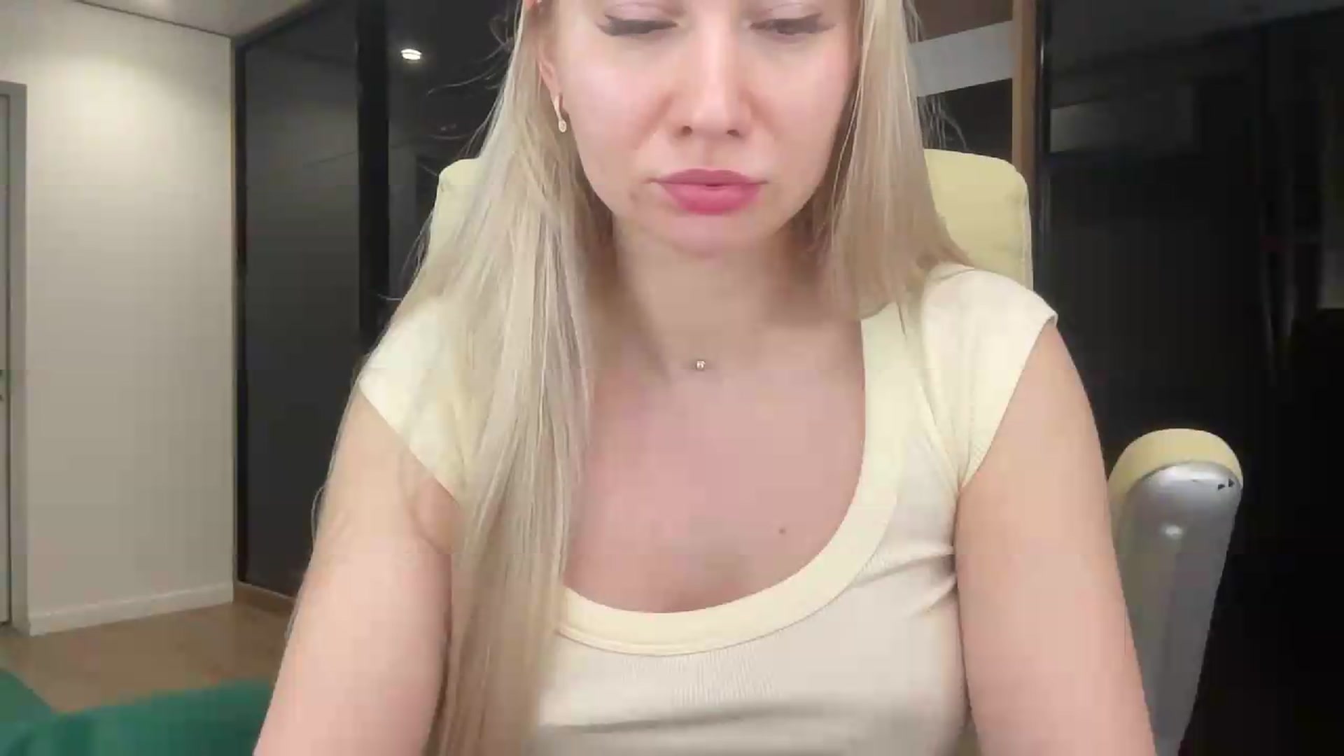 Gallery image thumbnail from Miss_Sylvia's myfreecams stream on, 05/19/2026, 22:41 image 8 of 20