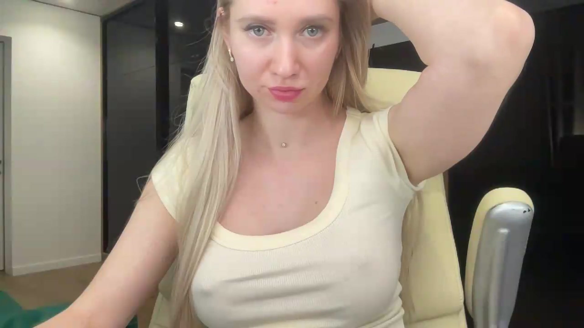 Gallery image thumbnail from Miss_Sylvia's myfreecams stream on, 05/19/2026, 22:41 image 7 of 20