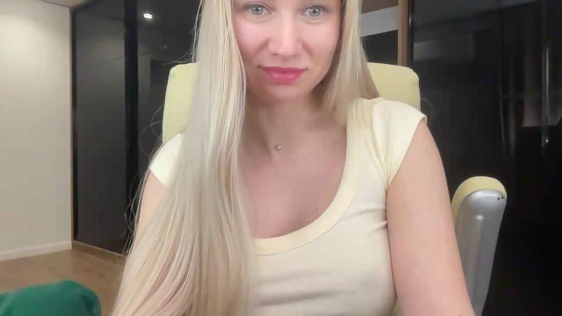 Gallery image thumbnail from Miss_Sylvia's myfreecams stream on, 05/19/2026, 23:32 image 18 of 20