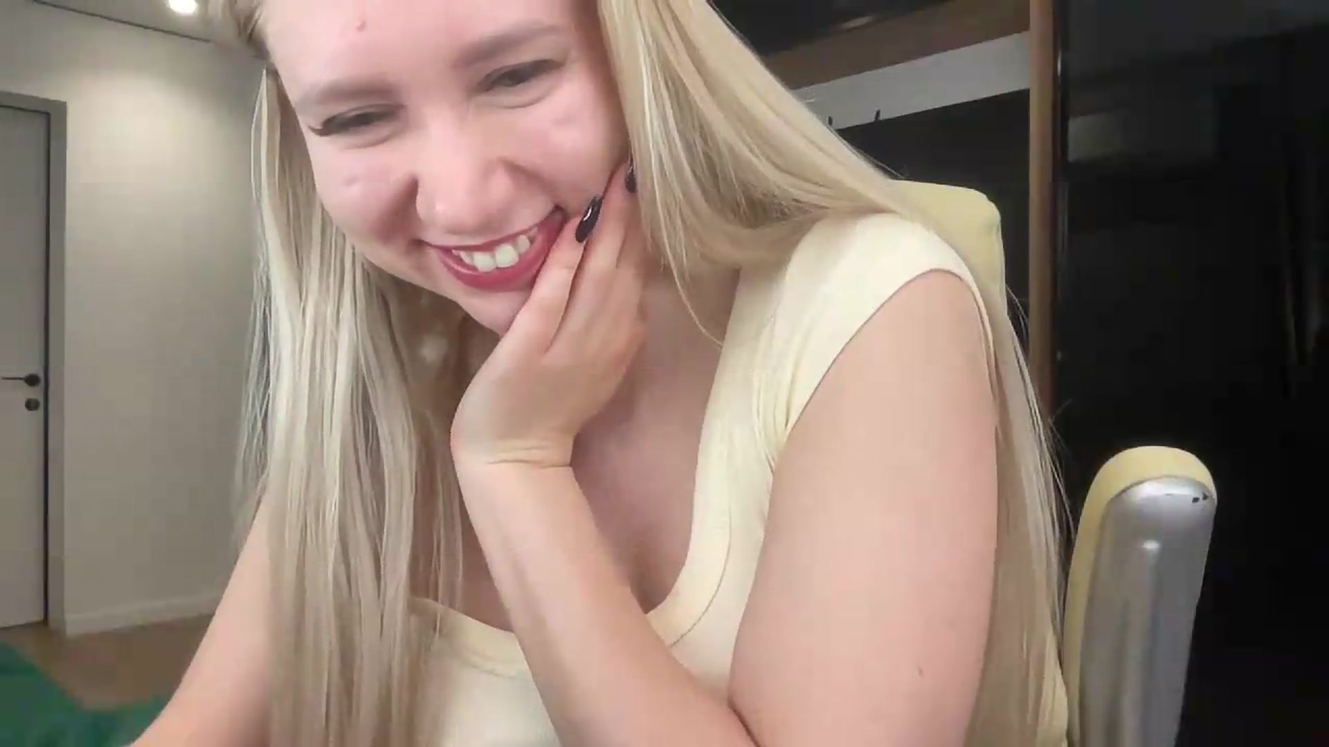Gallery image thumbnail from Miss_Sylvia's myfreecams stream on, 05/19/2026, 23:32 image 5 of 20