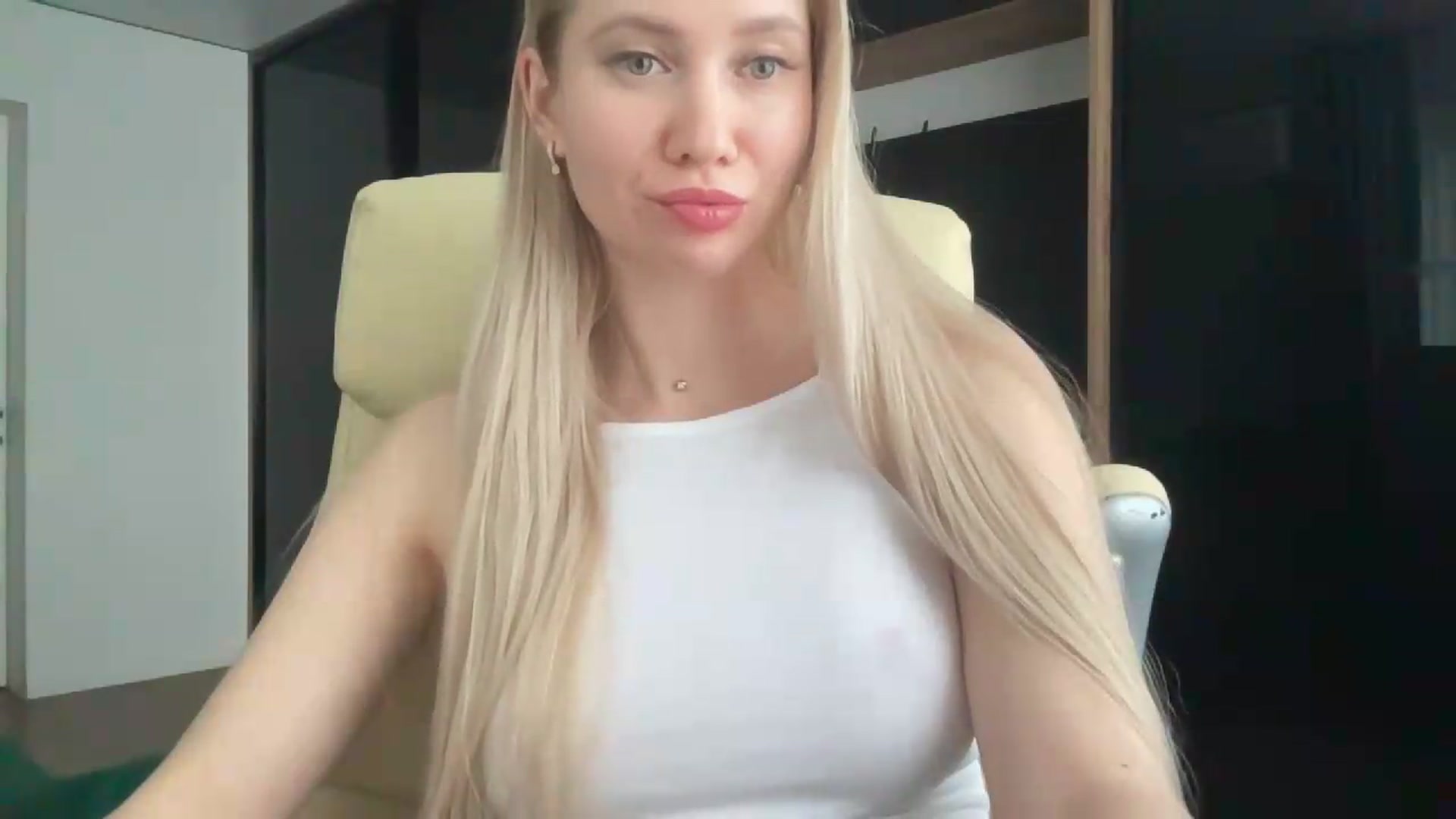 Gallery image thumbnail from Miss_Sylvia's myfreecams stream on, 05/20/2026, 17:30 image 12 of 20