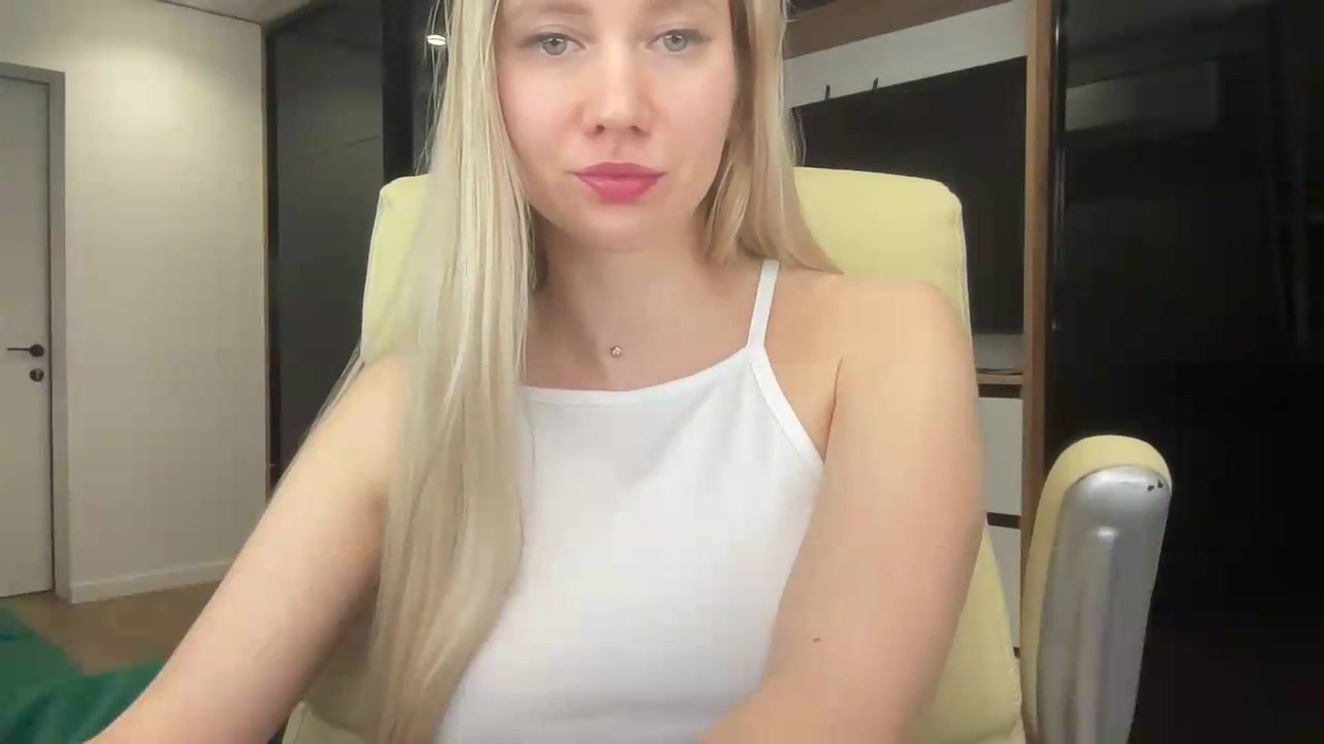 Gallery image thumbnail from Miss_Sylvia's myfreecams stream on, 05/20/2026, 18:29 image 2 of 20