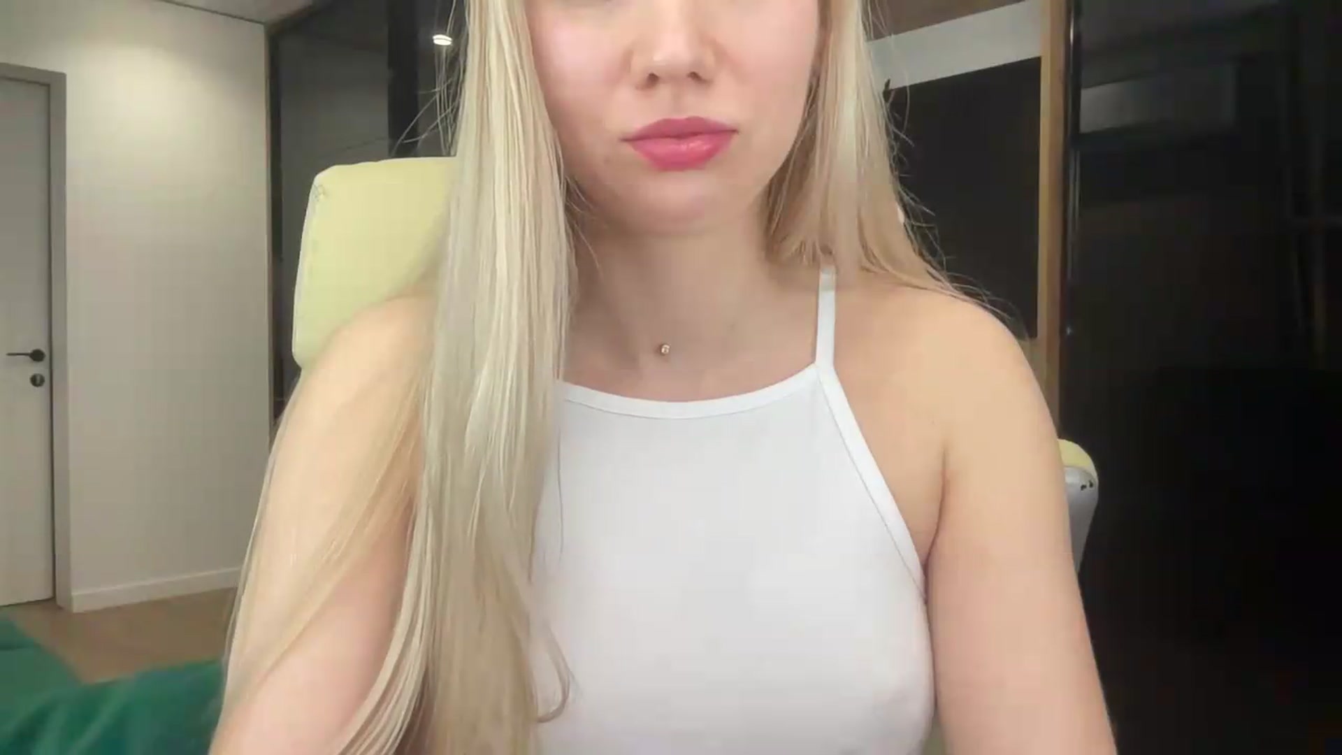 Gallery image thumbnail from Miss_Sylvia's myfreecams stream on, 05/20/2026, 18:29 image 17 of 20