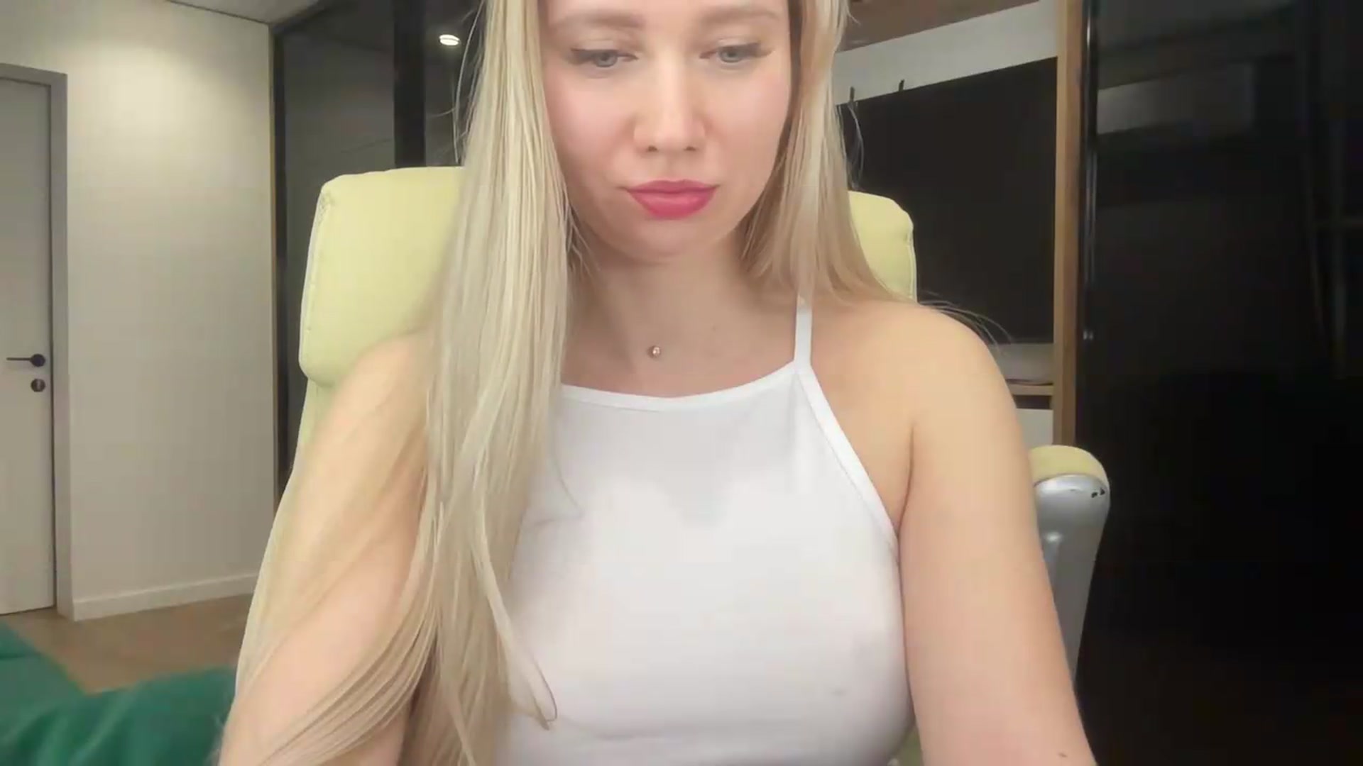 Gallery image thumbnail from Miss_Sylvia's myfreecams stream on, 05/20/2026, 18:29 image 18 of 20