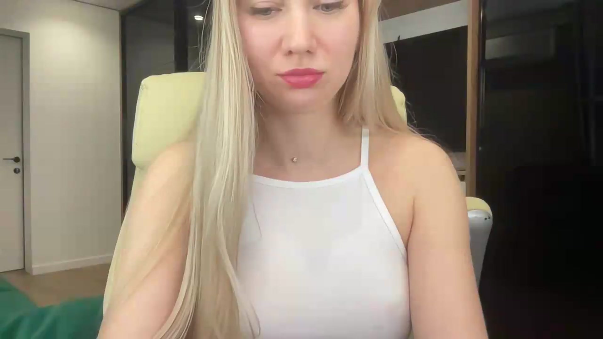 Gallery image thumbnail from Miss_Sylvia's myfreecams stream on, 05/20/2026, 18:29 image 19 of 20
