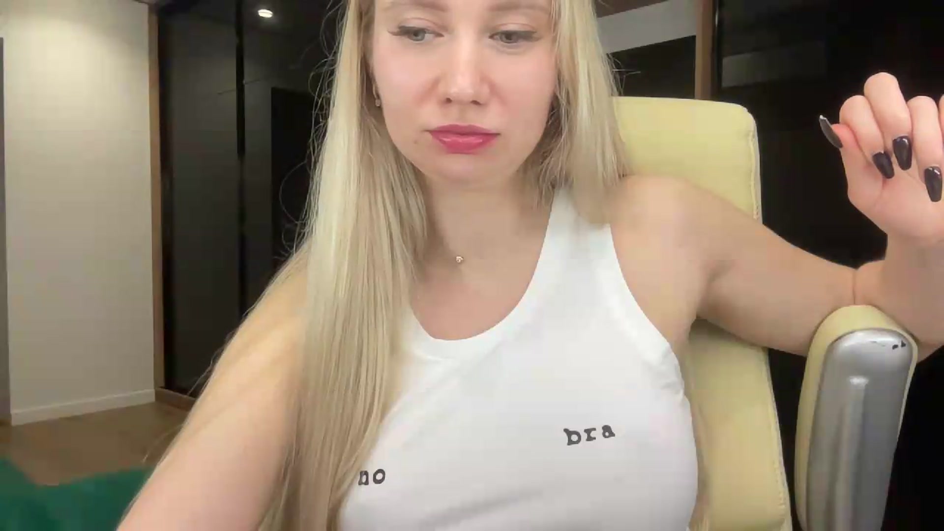 Gallery image thumbnail from Miss_Sylvia's myfreecams stream on, 05/22/2026, 19:51 image 15 of 20