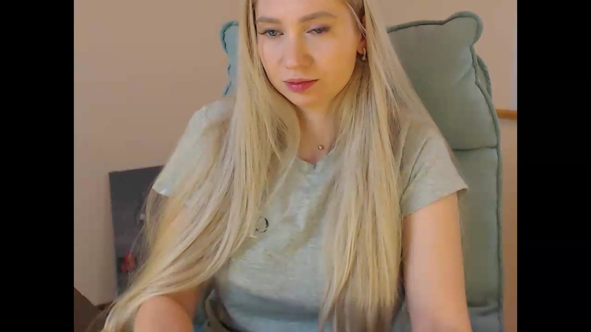 Gallery image thumbnail from Miss_Sylvia's myfreecams stream on, 05/25/2026, 15:14 image 17 of 20