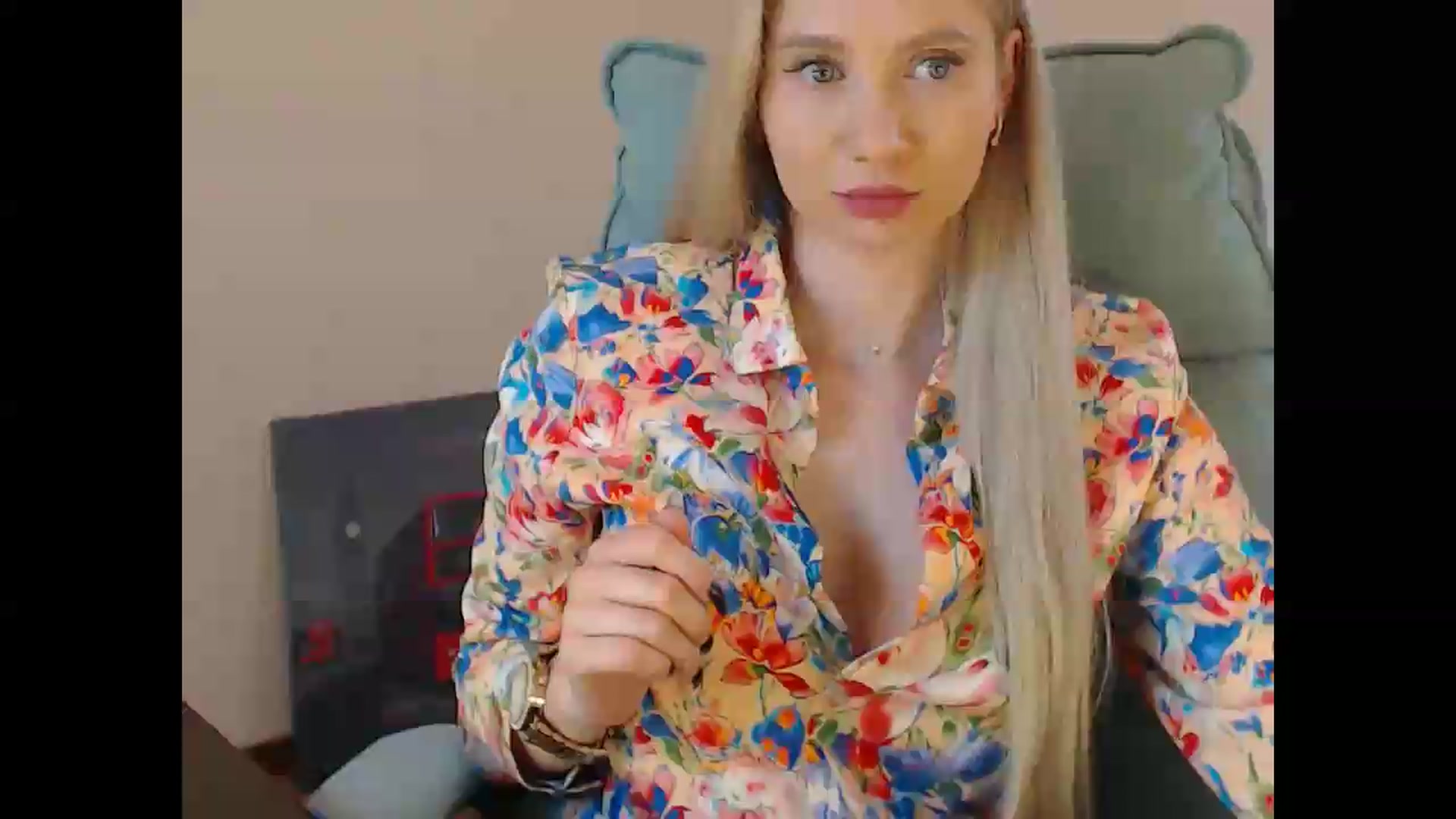 Gallery image thumbnail from Miss_Sylvia's myfreecams stream on, 05/26/2026, 18:17 image 18 of 20