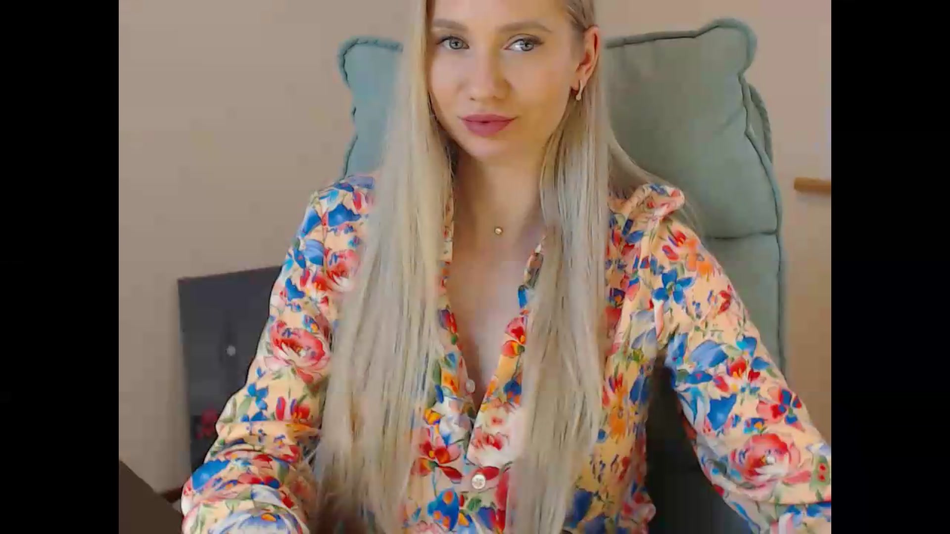 Gallery image thumbnail from Miss_Sylvia's myfreecams stream on, 05/26/2026, 19:06 image 18 of 20