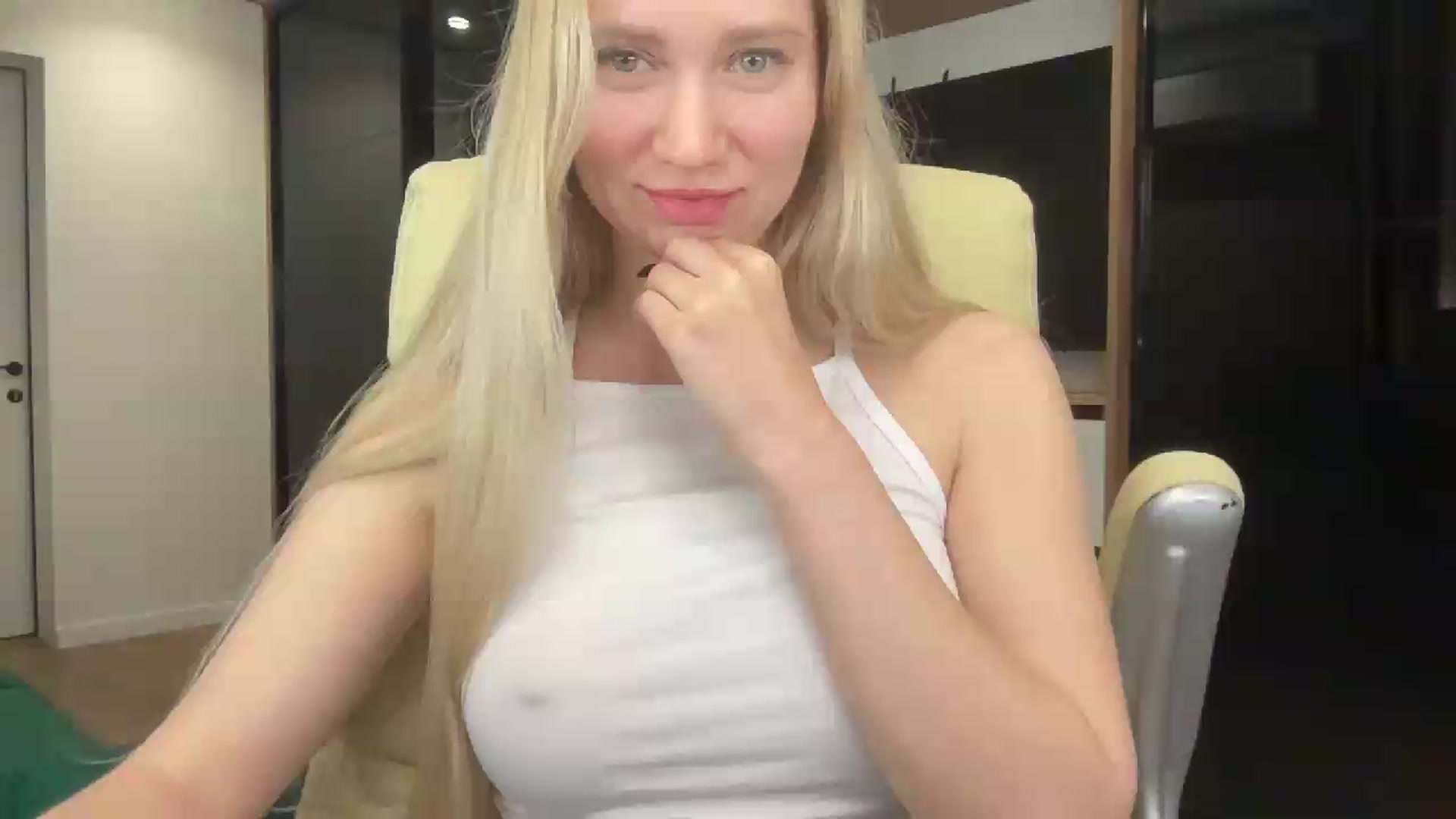 Gallery image thumbnail from Miss_Sylvia's myfreecams stream on, 06/01/2026, 18:53 image 12 of 20