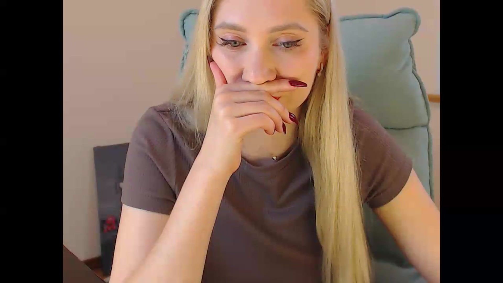 Gallery image thumbnail from Miss_Sylvia's myfreecams stream on, 06/06/2026, 18:51 image 6 of 20