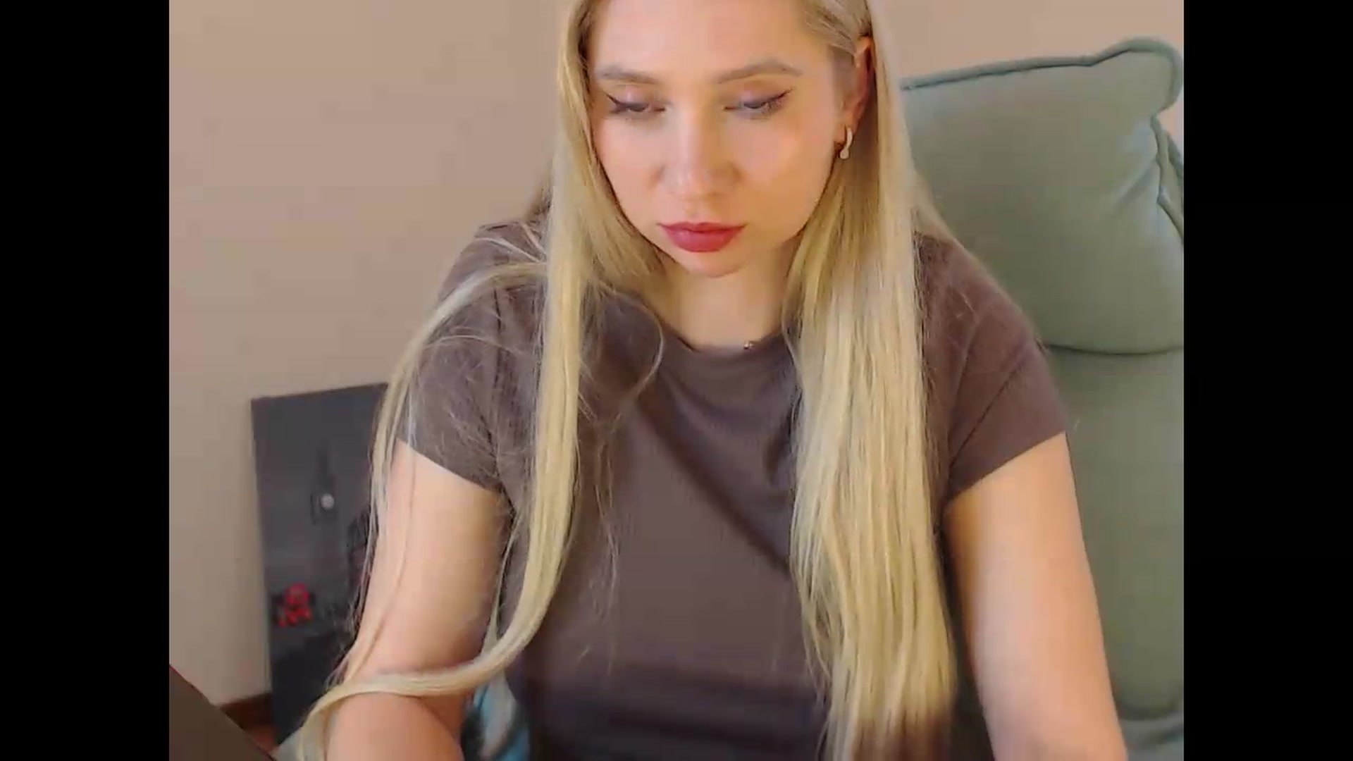 Gallery image thumbnail from Miss_Sylvia's myfreecams stream on, 06/06/2026, 20:40 image 12 of 20