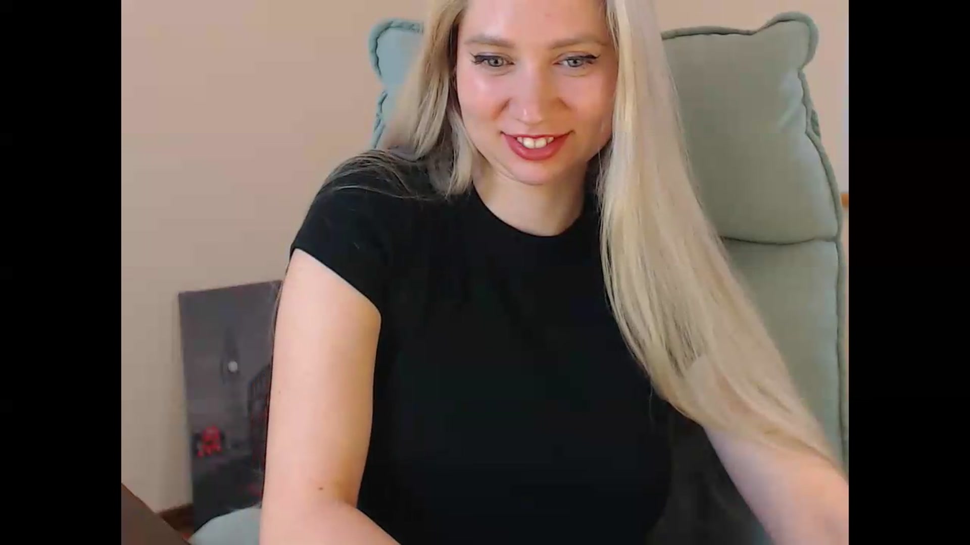 Gallery image thumbnail from Miss_Sylvia's myfreecams stream on, 06/08/2026, 14:43 image 17 of 20