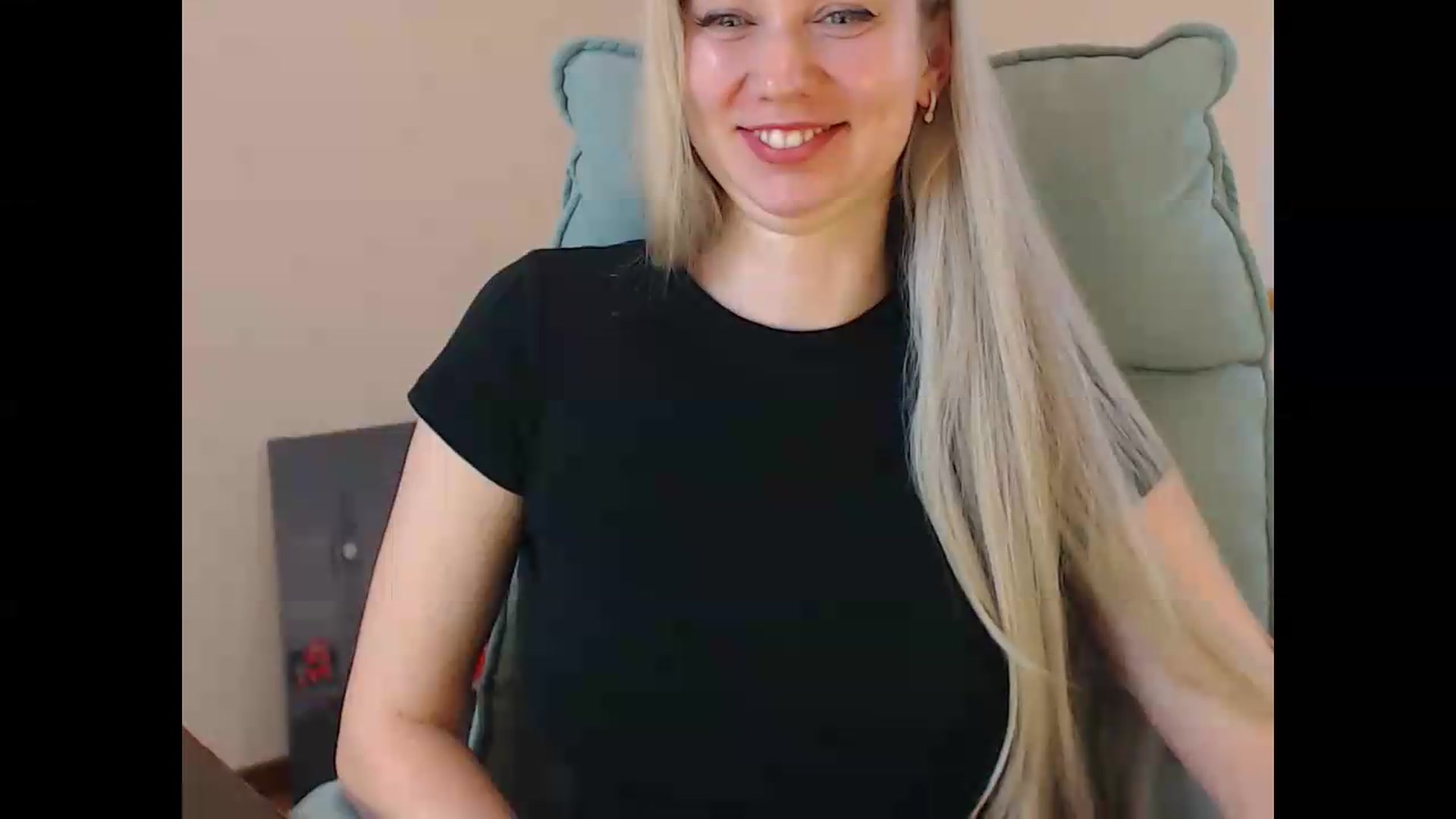 Gallery image thumbnail from Miss_Sylvia's myfreecams stream on, 06/08/2026, 14:43 image 11 of 20