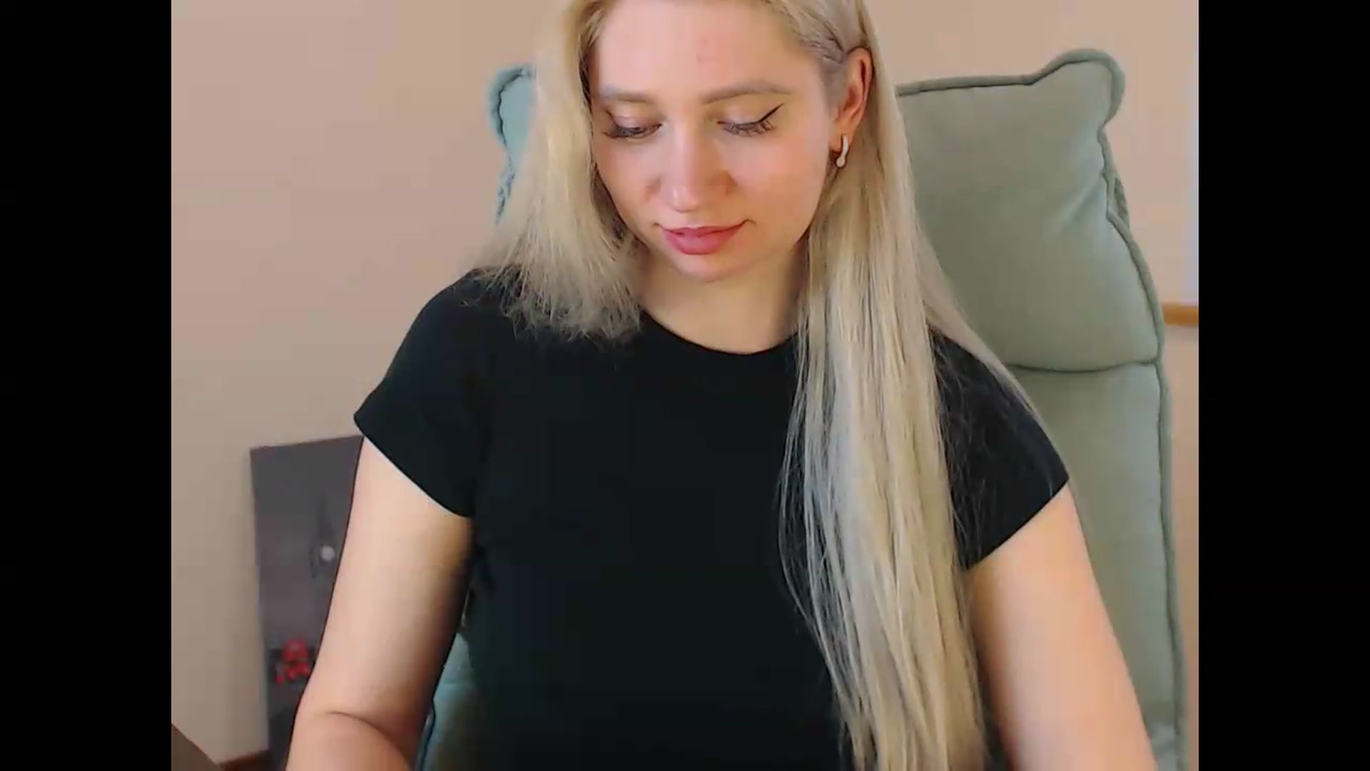 Gallery image thumbnail from Miss_Sylvia's myfreecams stream on, 06/08/2026, 15:31 image 10 of 20