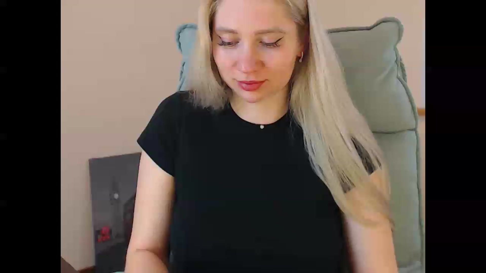Gallery image thumbnail from Miss_Sylvia's myfreecams stream on, 06/08/2026, 15:31 image 4 of 20