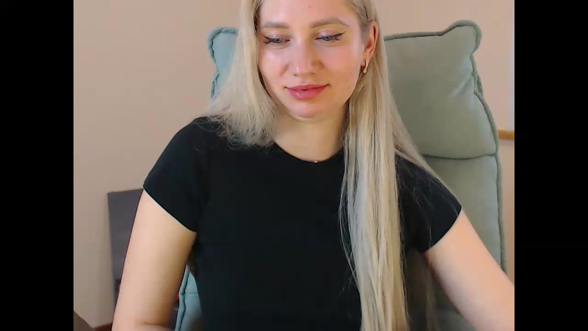 Gallery image thumbnail from Miss_Sylvia's myfreecams stream on, 06/08/2026, 15:31 image 9 of 20