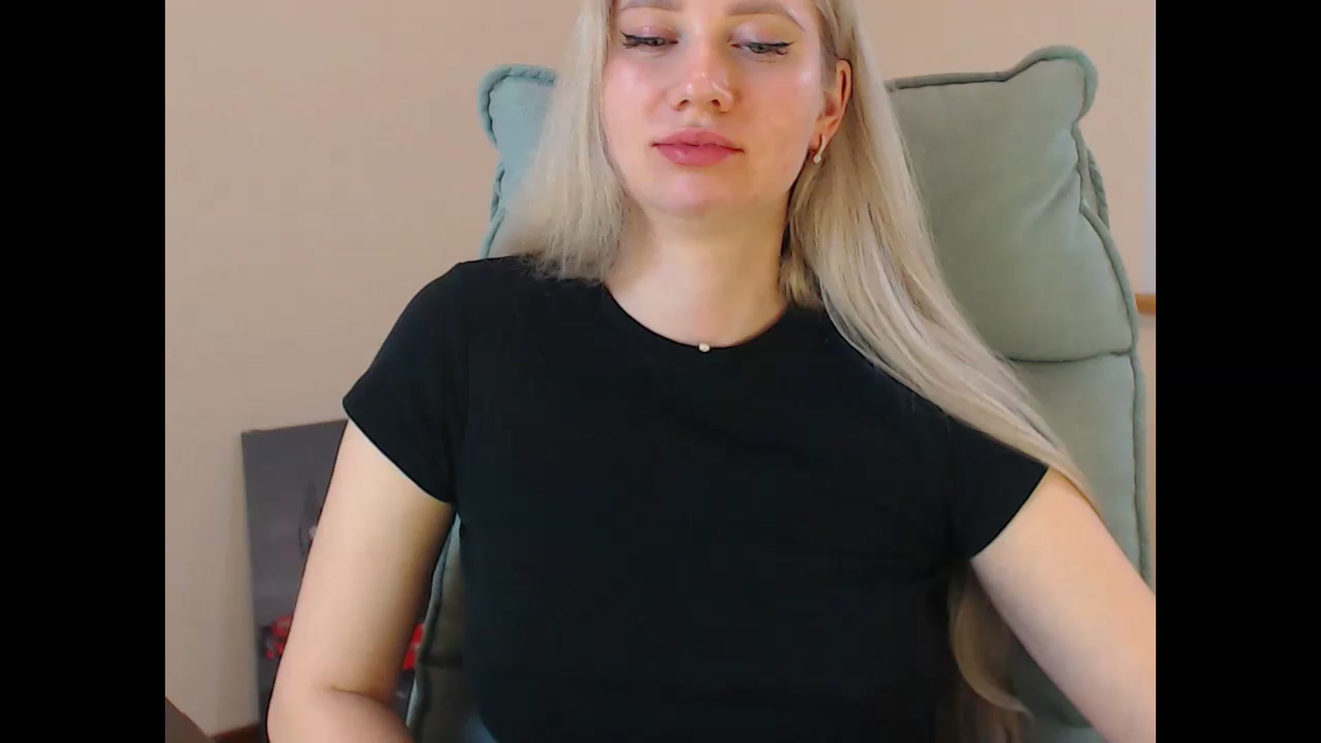 Gallery image thumbnail from Miss_Sylvia's myfreecams stream on, 06/08/2026, 15:31 image 3 of 20