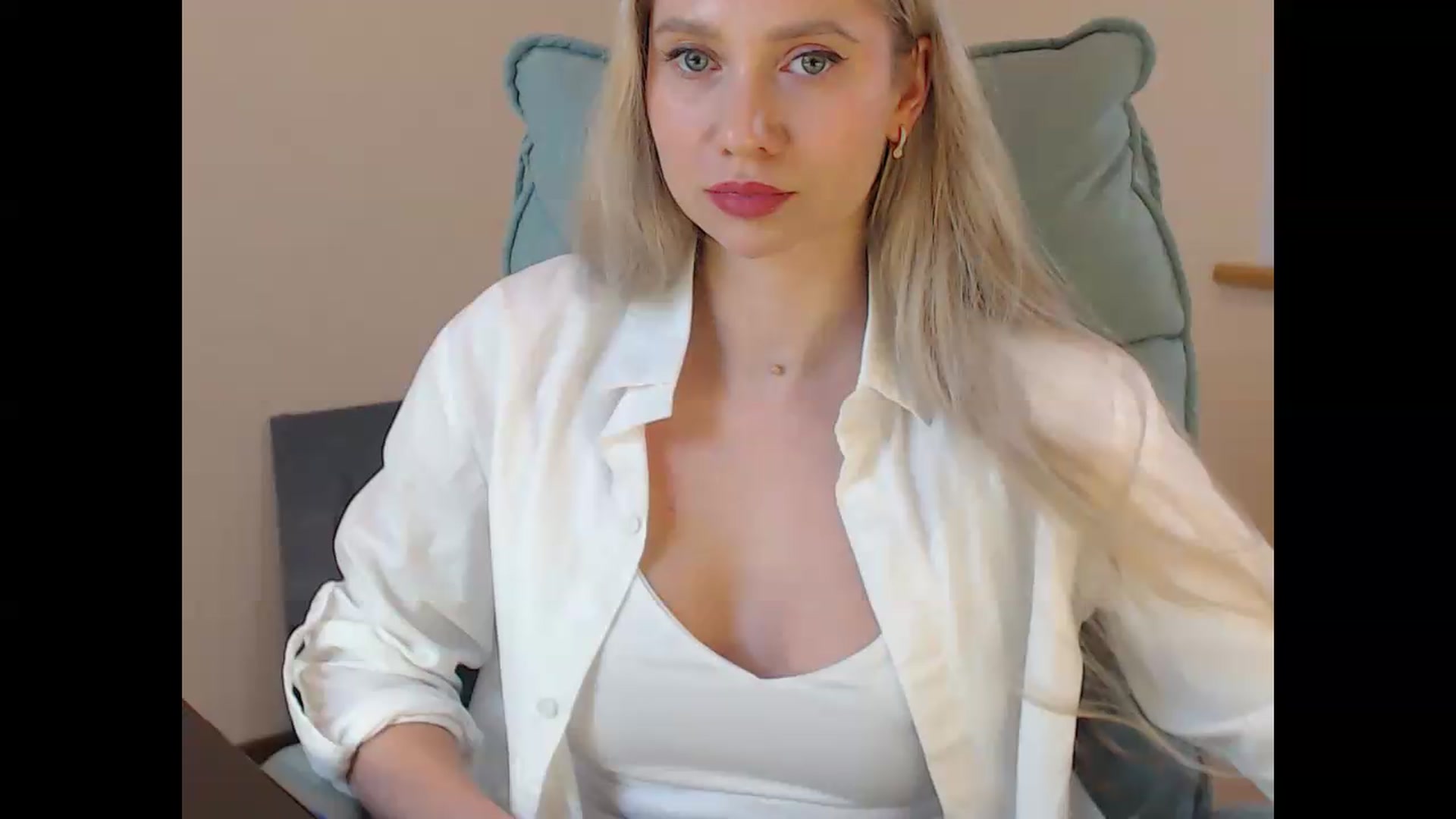 Gallery image thumbnail from Miss_Sylvia's myfreecams stream on, 06/09/2026, 15:08 image 5 of 20