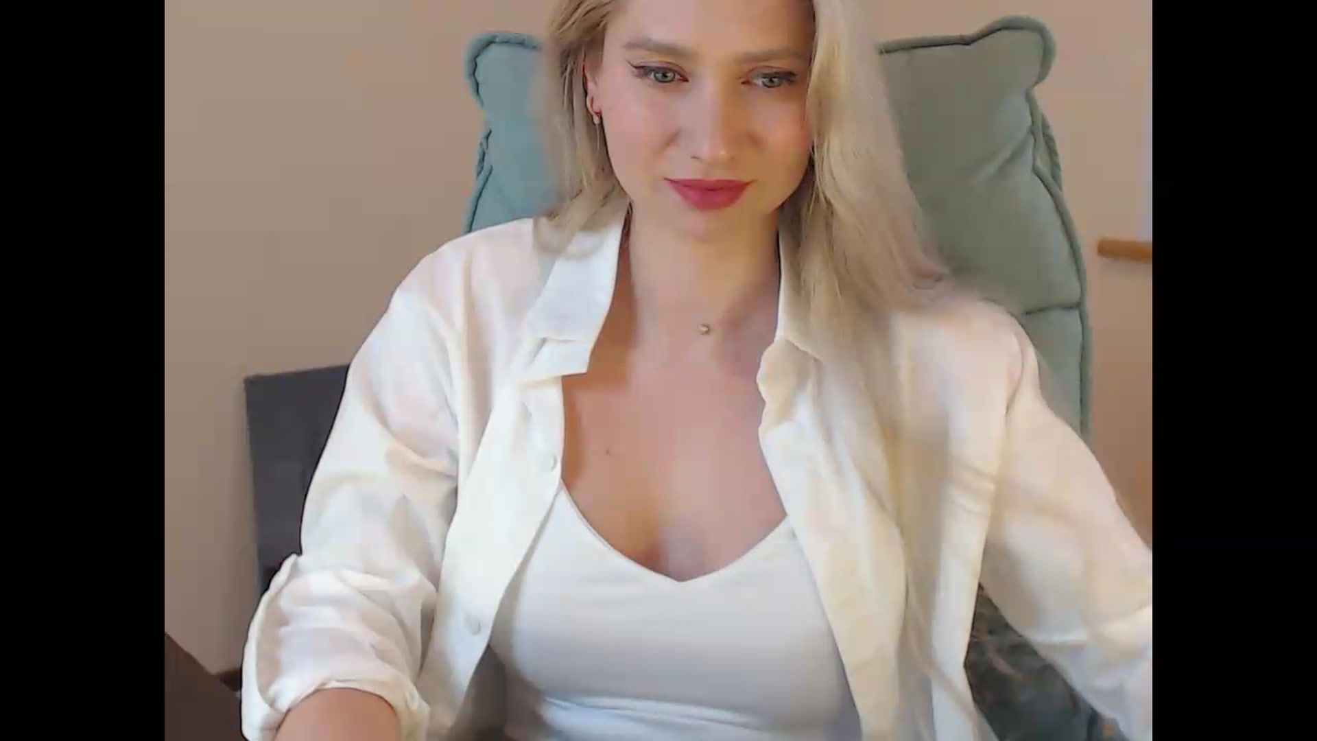 Gallery image thumbnail from Miss_Sylvia's myfreecams stream on, 06/09/2026, 15:08 image 8 of 20