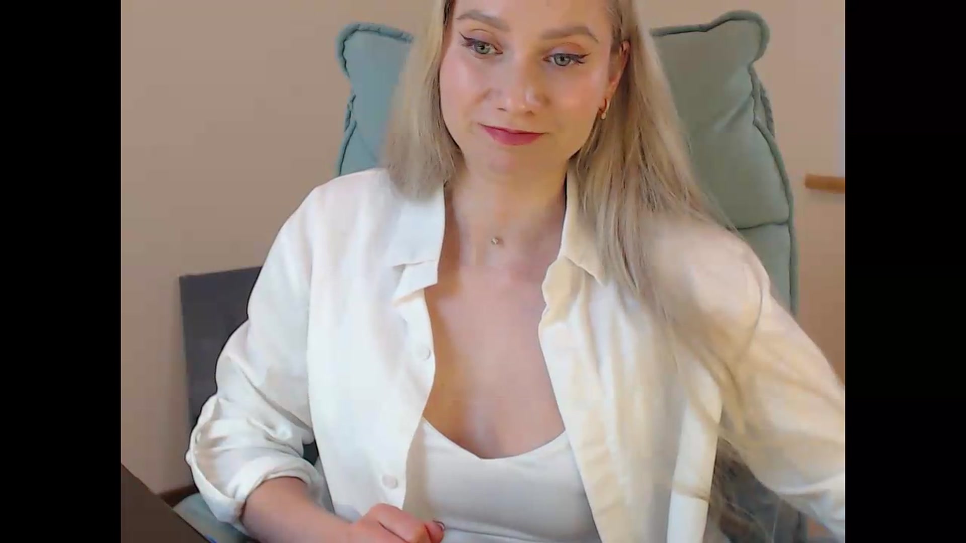 Gallery image thumbnail from Miss_Sylvia's myfreecams stream on, 06/09/2026, 15:08 image 6 of 20