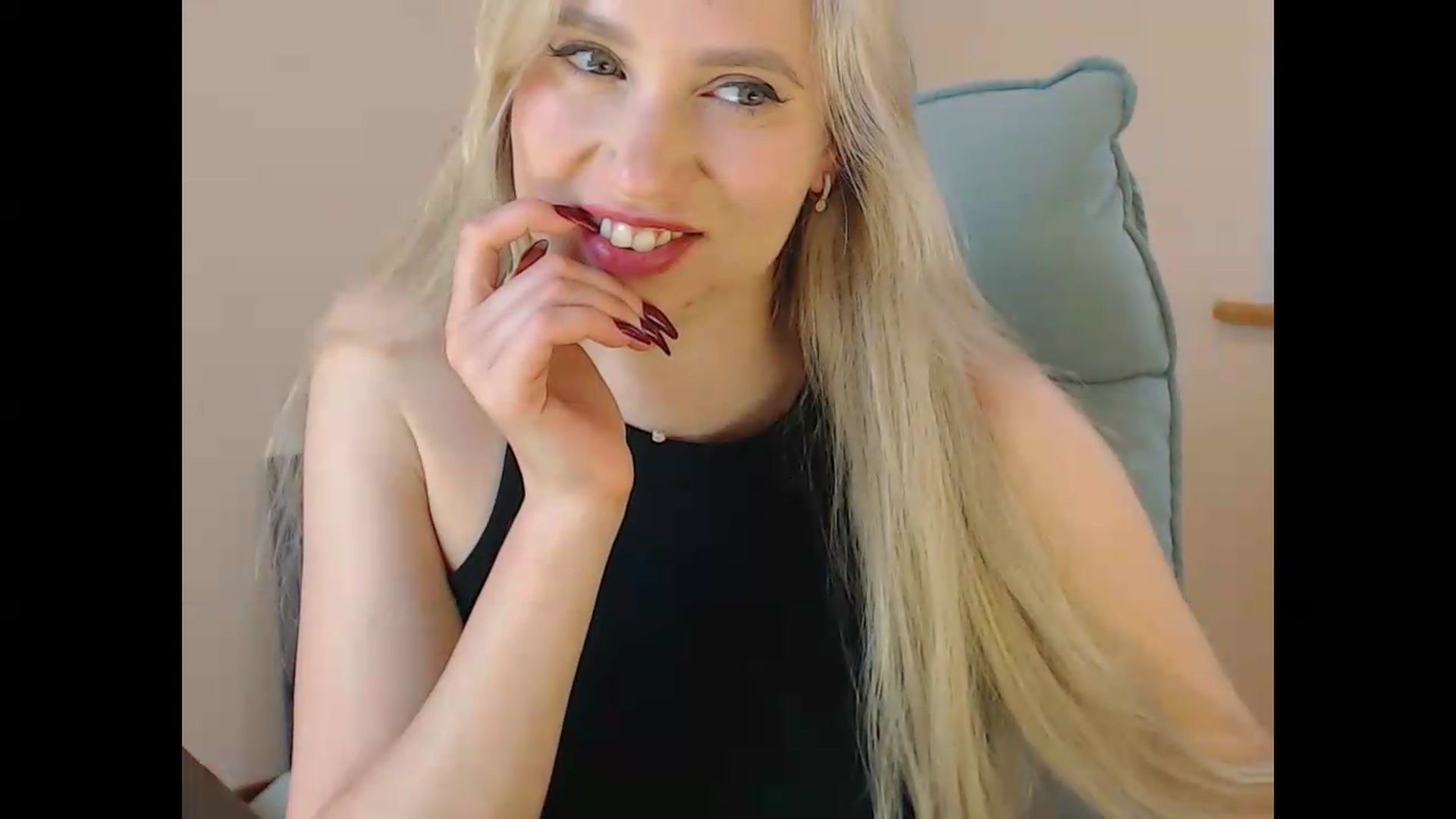 Gallery image thumbnail from Miss_Sylvia's myfreecams stream on, 06/10/2026, 19:13 image 10 of 20
