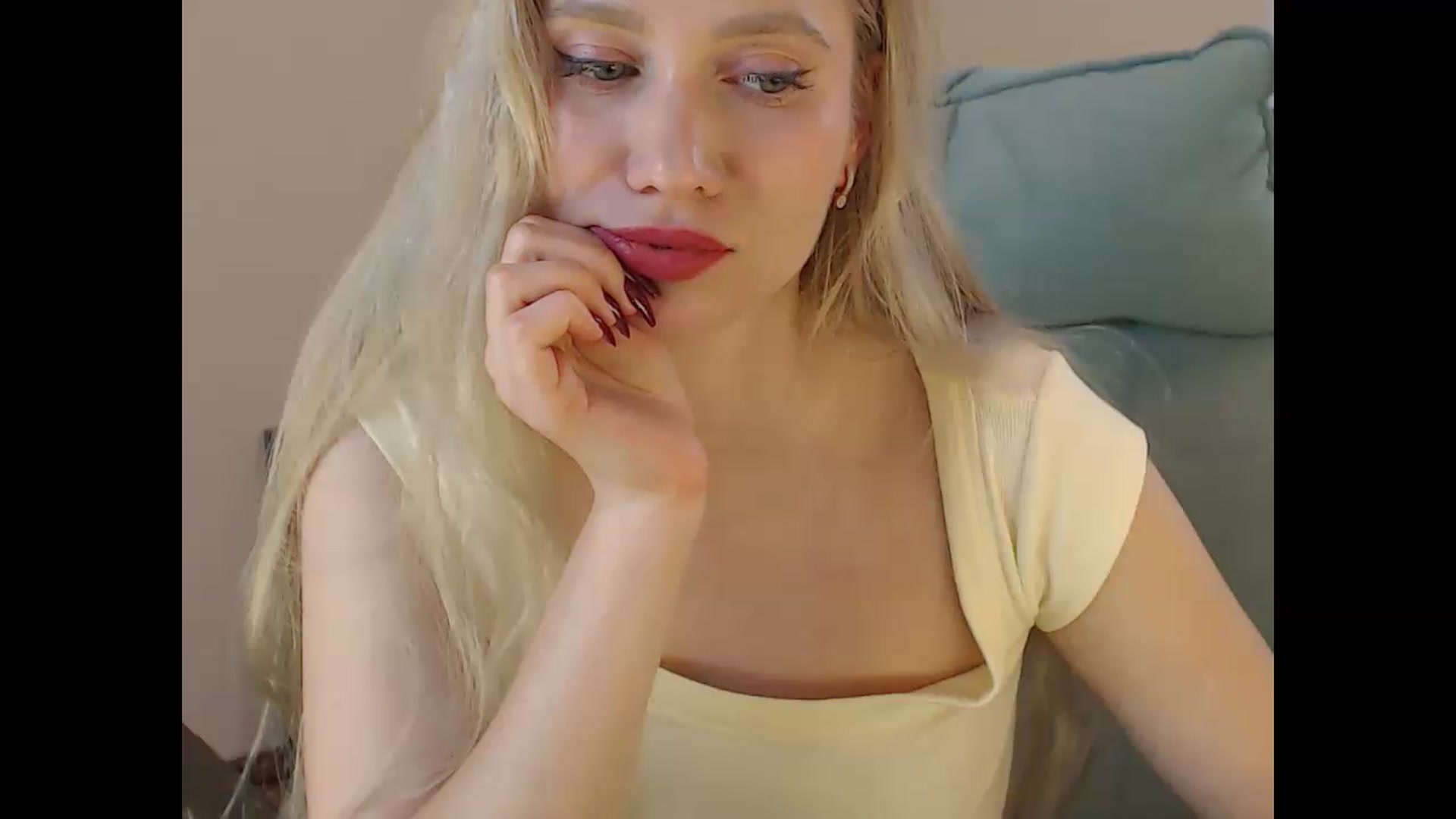 Gallery image thumbnail from Miss_Sylvia's myfreecams stream on, 06/12/2026, 18:04 image 15 of 20