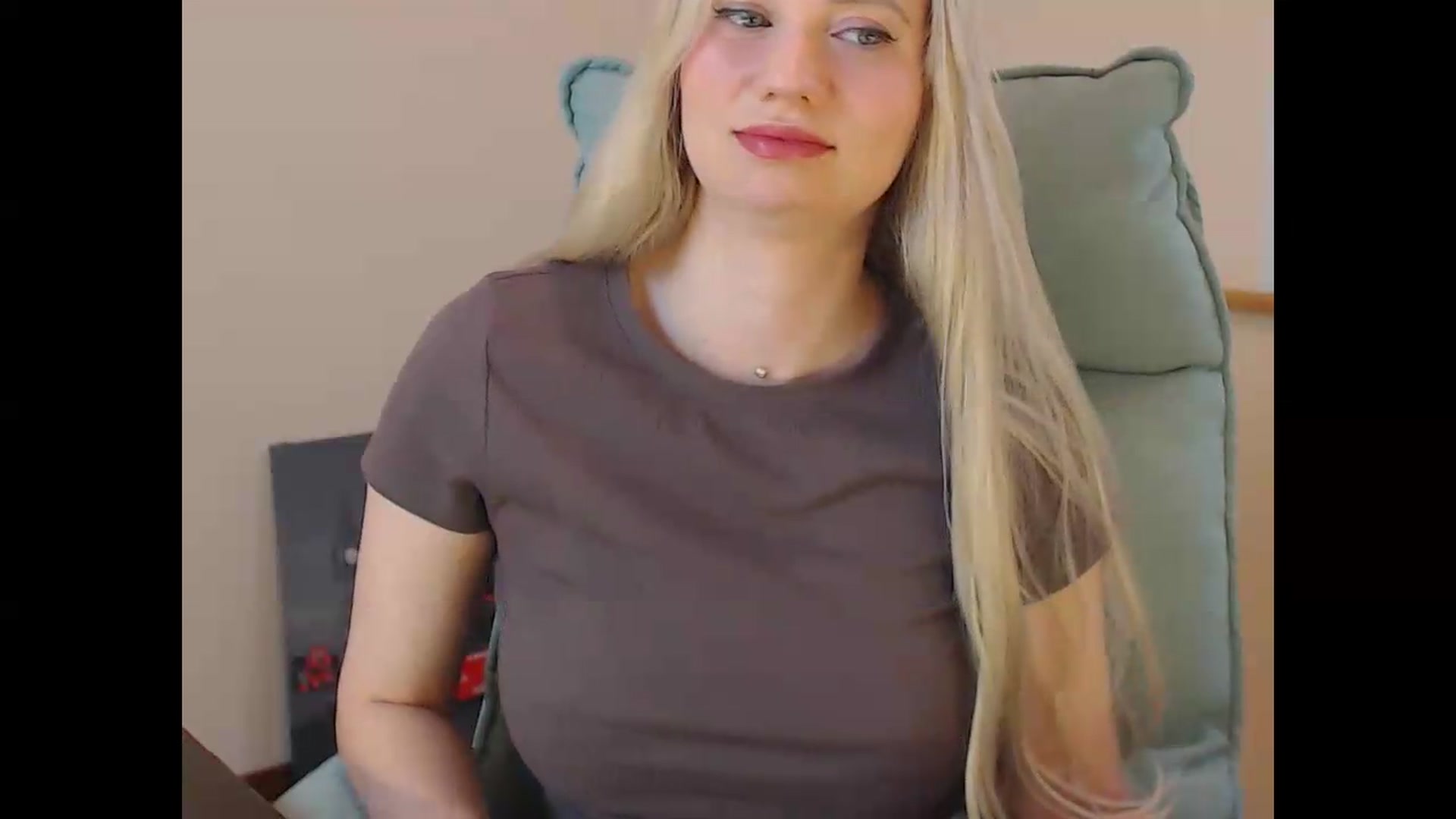 Gallery image thumbnail from Miss_Sylvia's myfreecams stream on, 06/16/2026, 16:16 image 17 of 20