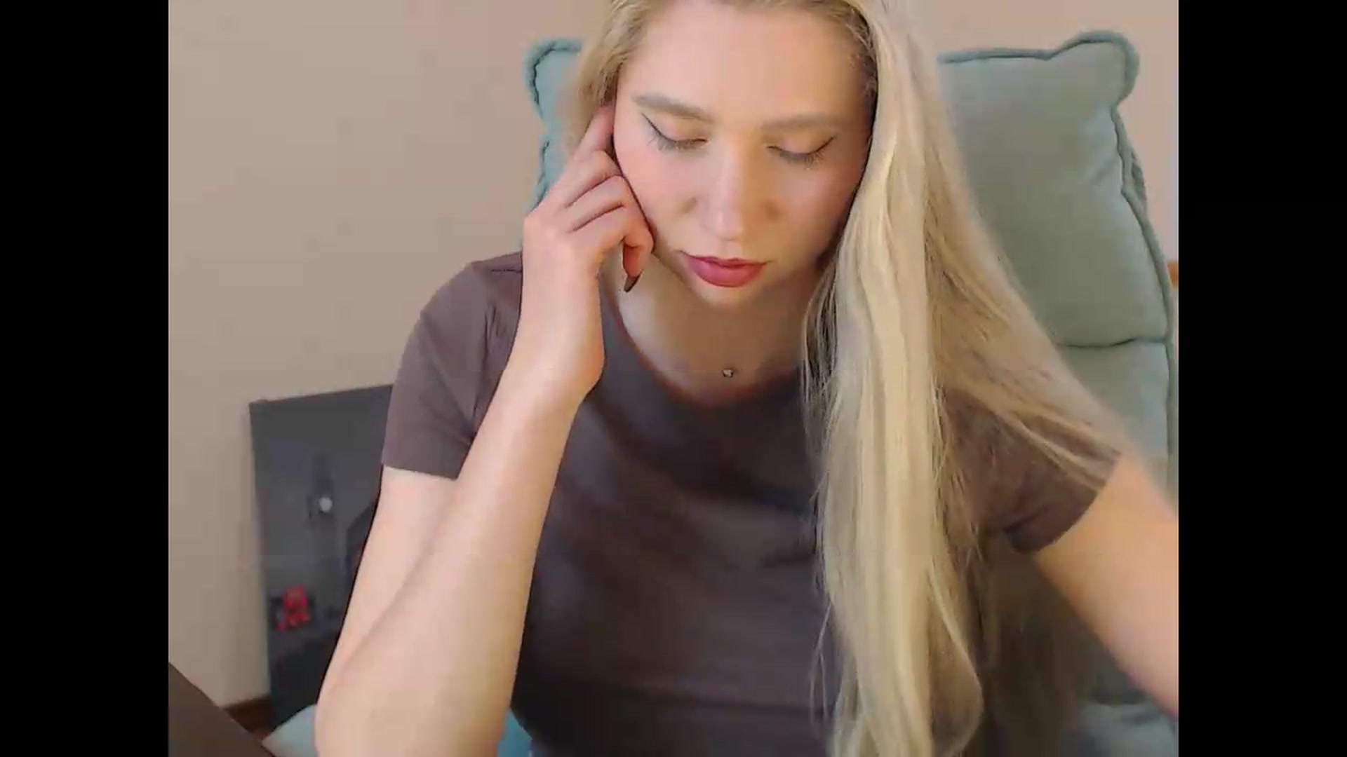 Gallery image thumbnail from Miss_Sylvia's myfreecams stream on, 06/16/2026, 18:22 image 17 of 20