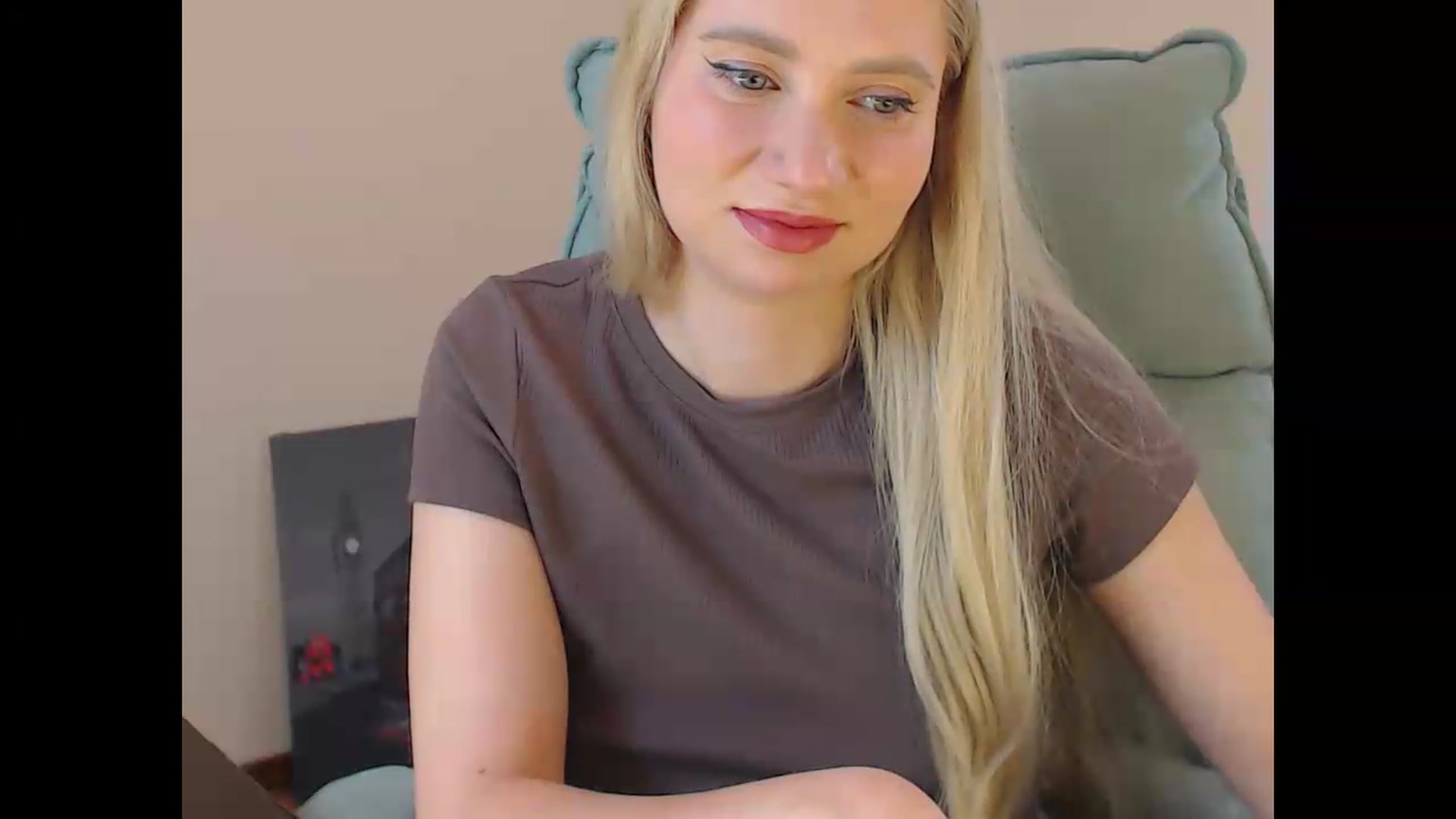 Gallery image thumbnail from Miss_Sylvia's myfreecams stream on, 06/16/2026, 18:22 image 7 of 20