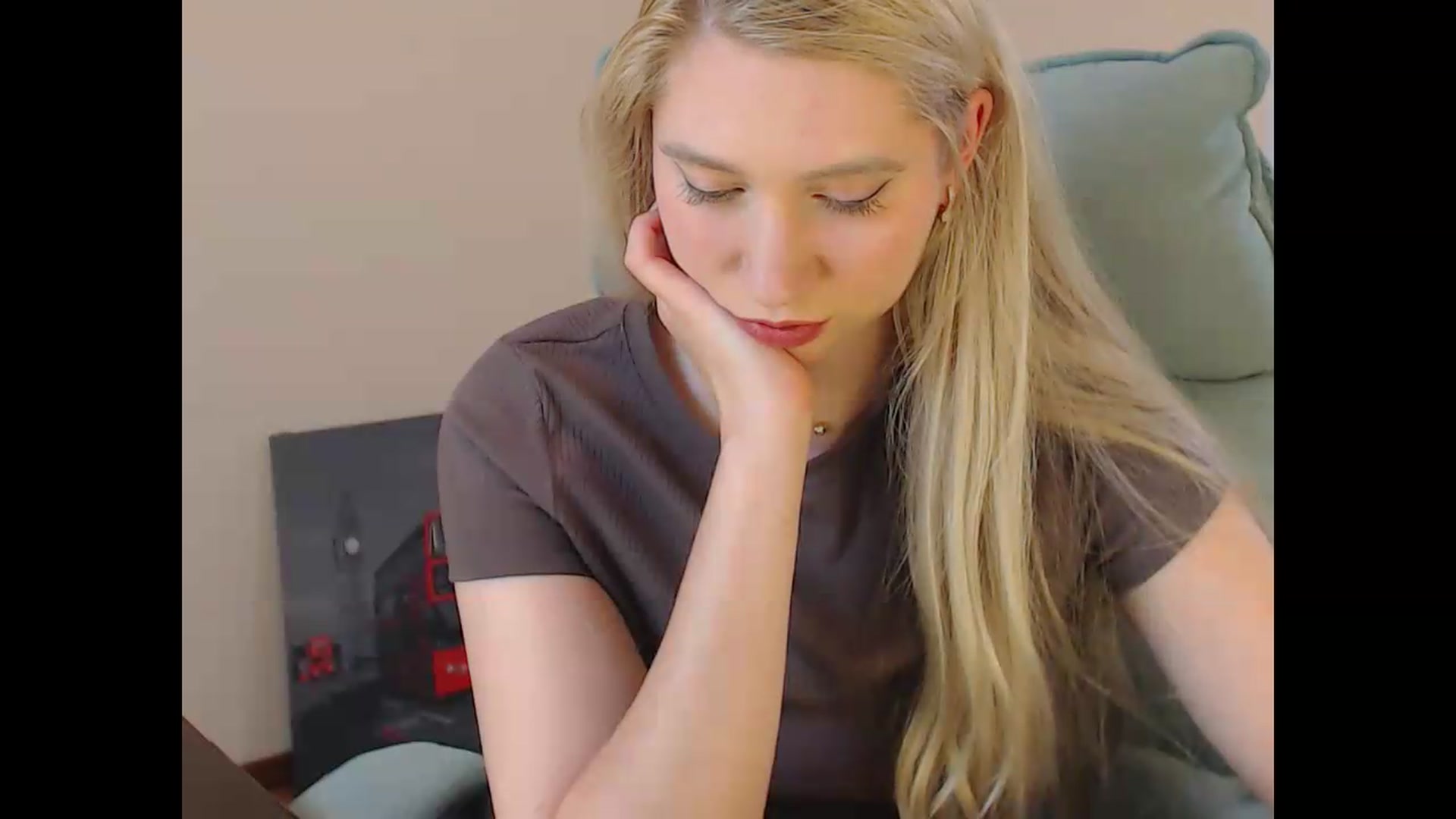 Gallery image thumbnail from Miss_Sylvia's myfreecams stream on, 06/16/2026, 18:22 image 15 of 20