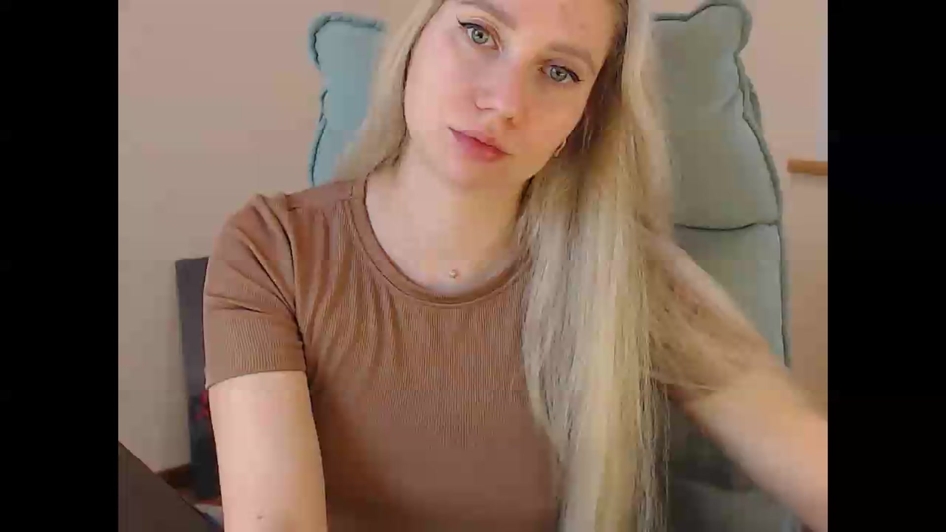 Gallery image thumbnail from Miss_Sylvia's myfreecams stream on, 06/18/2026, 18:49 image 1 of 20