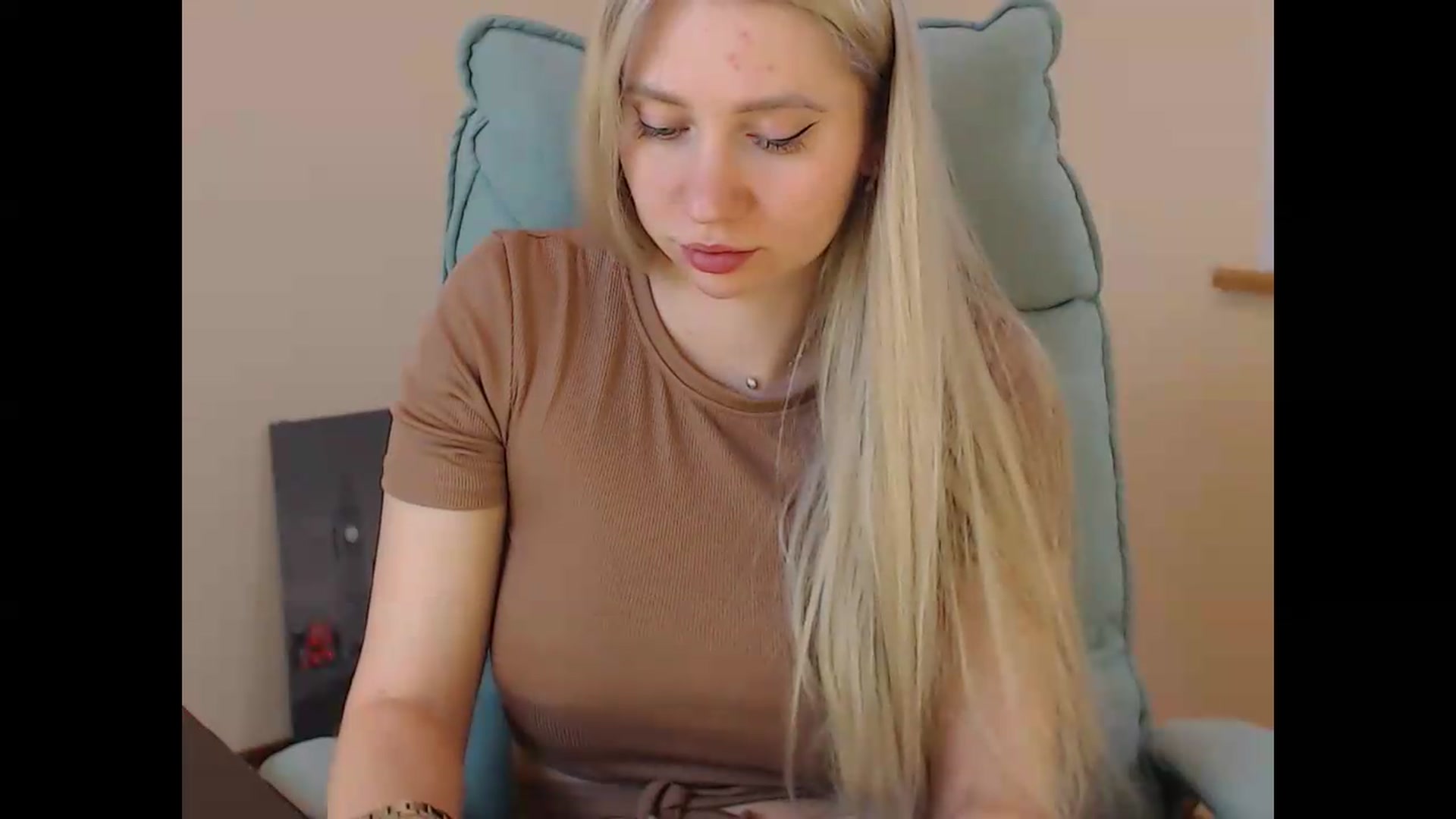 Gallery image thumbnail from Miss_Sylvia's myfreecams stream on, 06/18/2026, 18:49 image 18 of 20