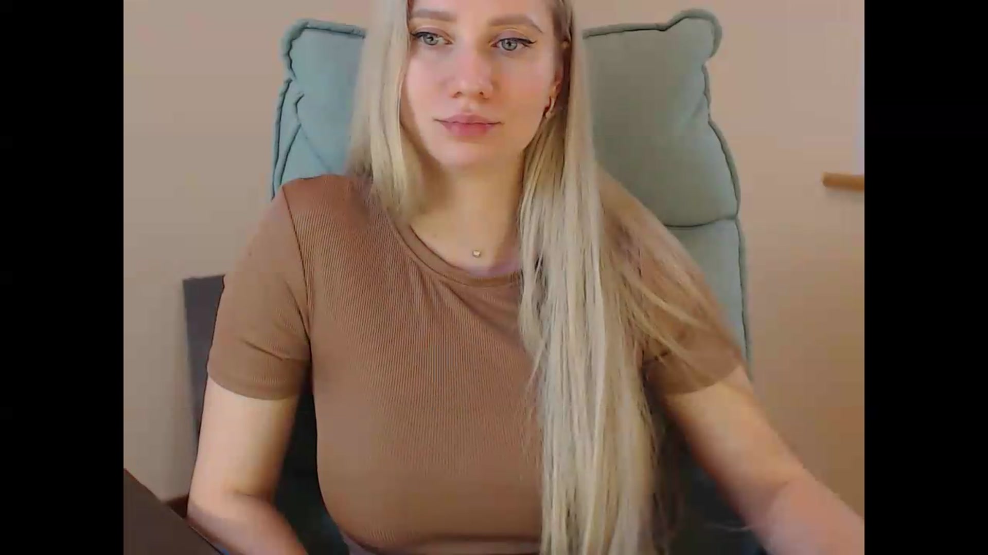 Gallery image thumbnail from Miss_Sylvia's myfreecams stream on, 06/18/2026, 20:01 image 11 of 20