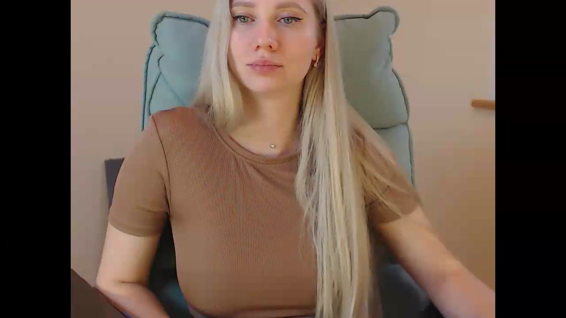 Gallery image thumbnail from Miss_Sylvia's myfreecams stream on, 06/18/2026, 20:01 image 16 of 20