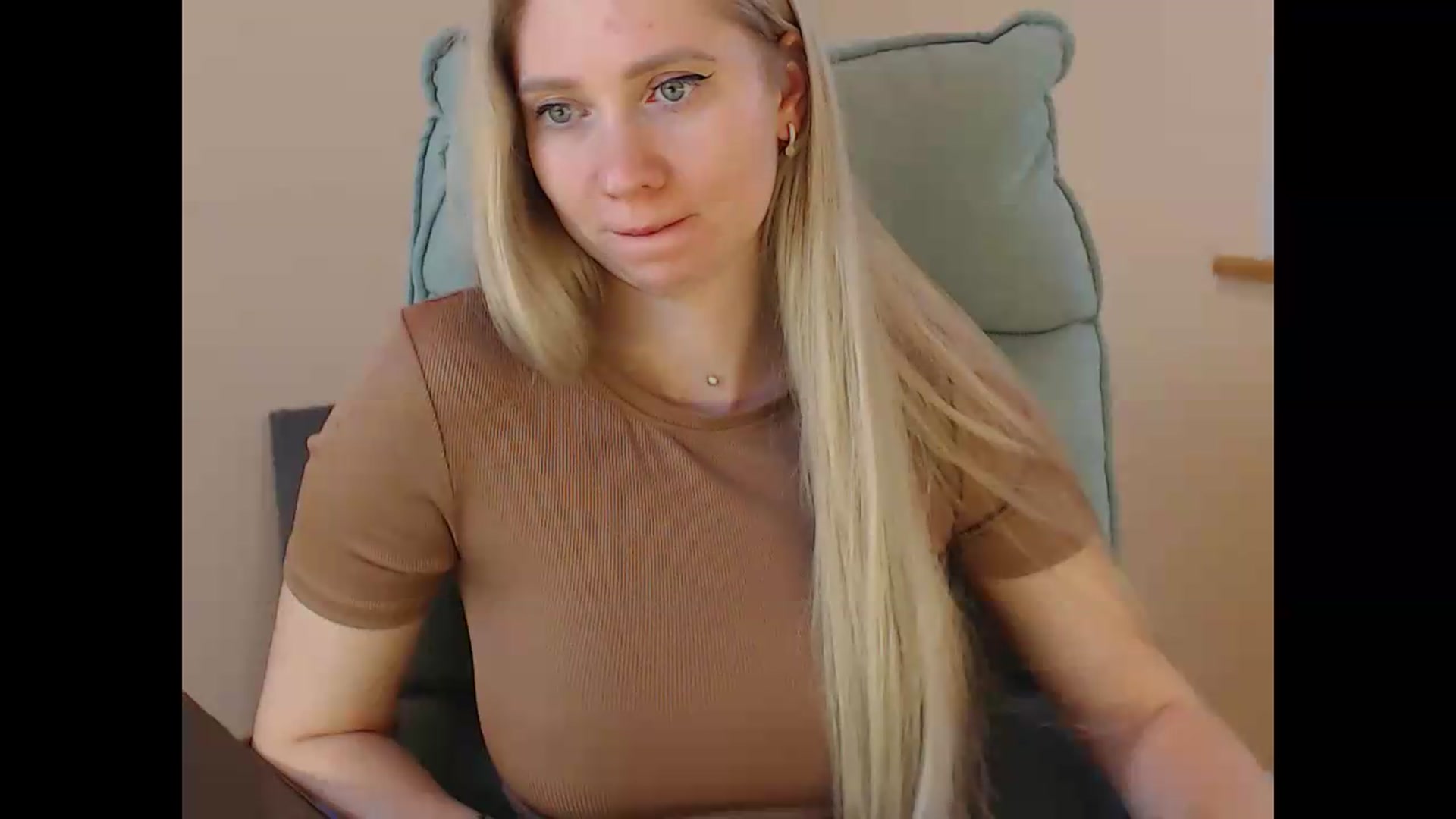 Gallery image thumbnail from Miss_Sylvia's myfreecams stream on, 06/18/2026, 20:01 image 9 of 20