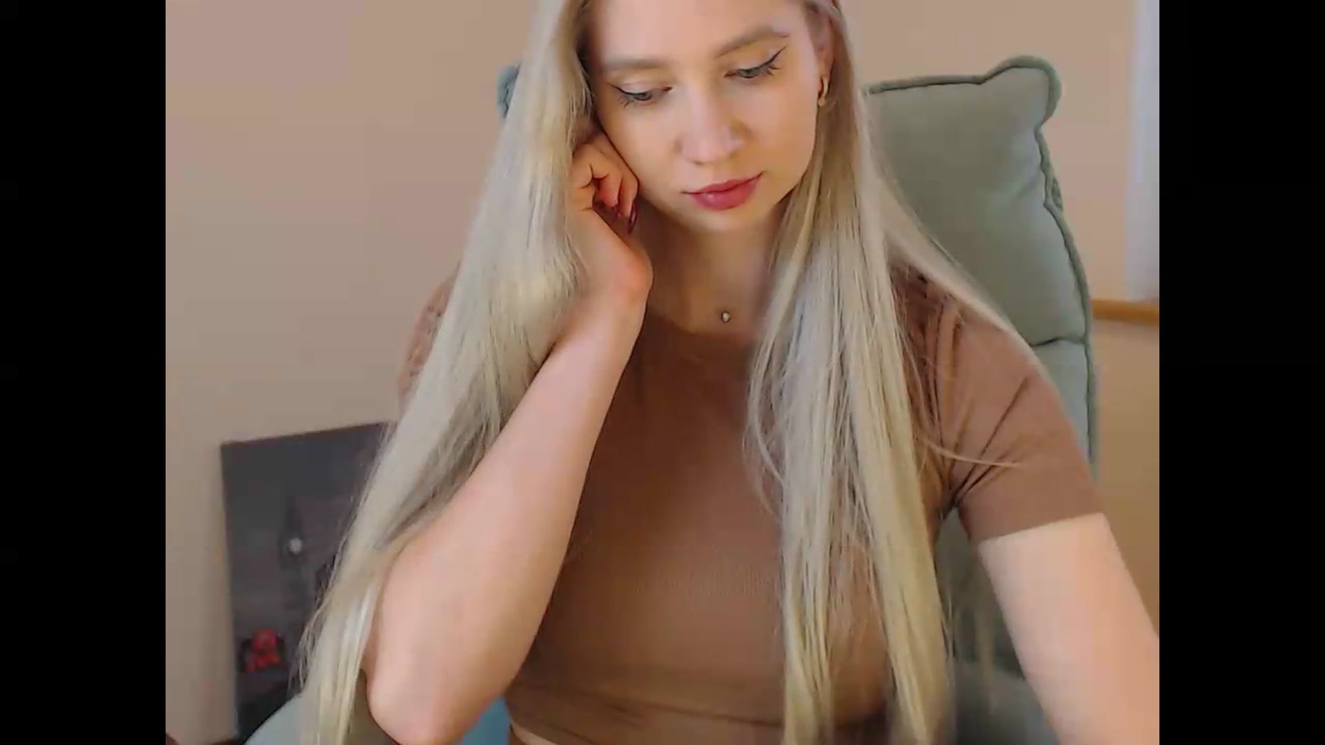 Gallery image thumbnail from Miss_Sylvia's myfreecams stream on, 06/20/2026, 19:33 image 4 of 20