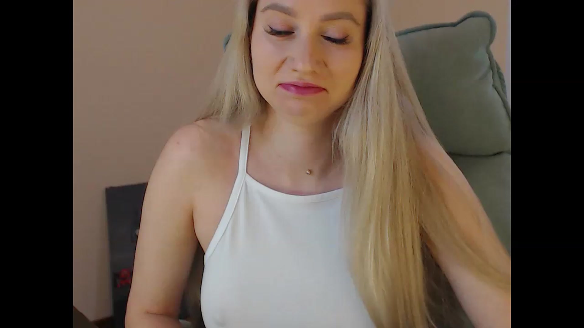 Gallery image thumbnail from Miss_Sylvia's myfreecams stream on, 06/21/2026, 17:15 image 2 of 20