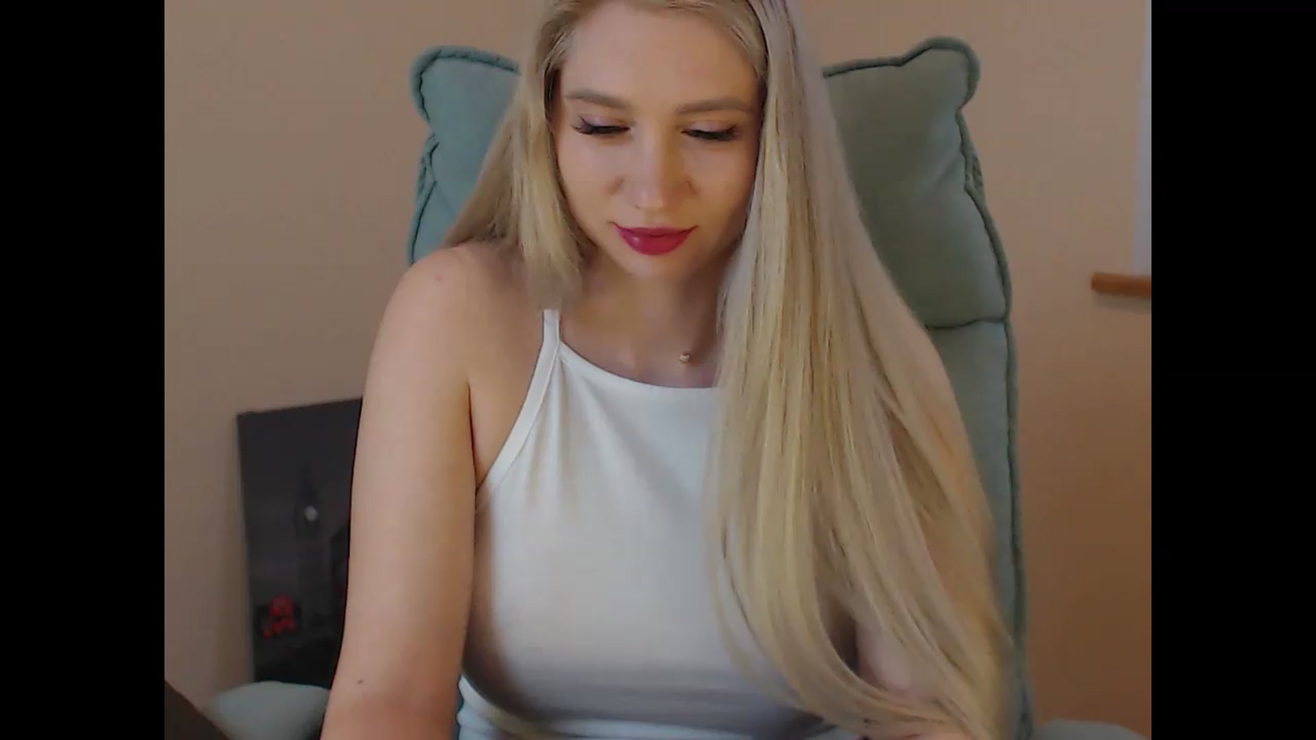 Gallery image thumbnail from Miss_Sylvia's myfreecams stream on, 06/21/2026, 20:16 image 7 of 20