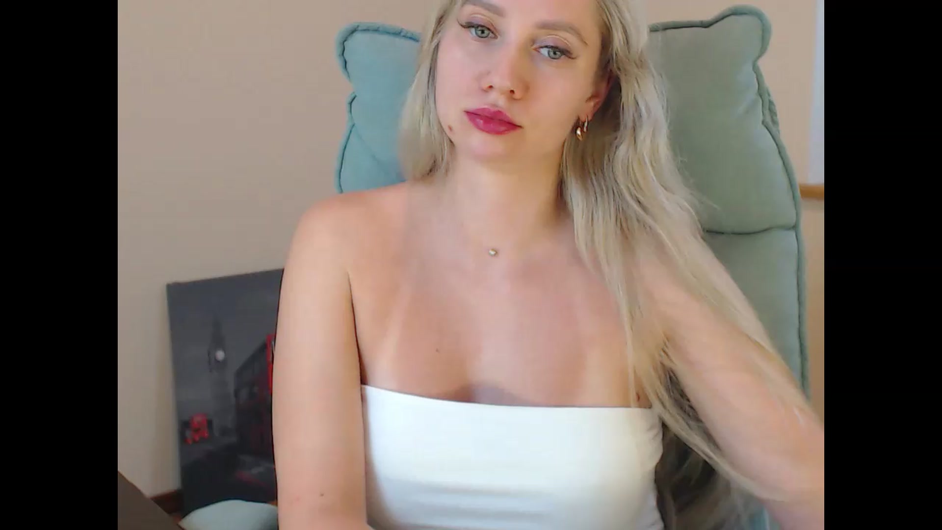 Gallery image thumbnail from Miss_Sylvia's myfreecams stream on, 07/05/2026, 17:14 image 19 of 20