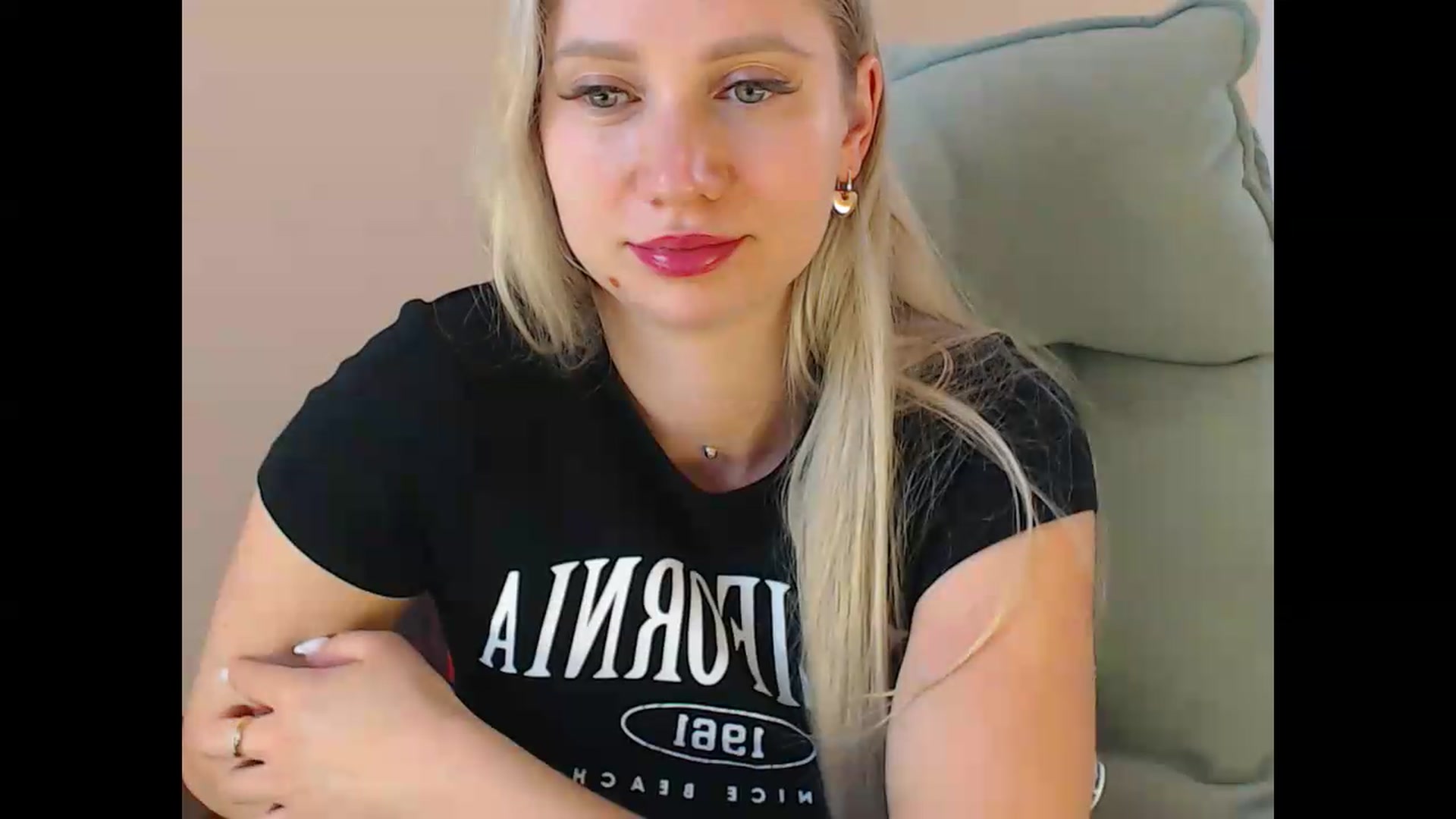 Gallery image thumbnail from Miss_Sylvia's myfreecams stream on, 07/06/2026, 17:52 image 10 of 20