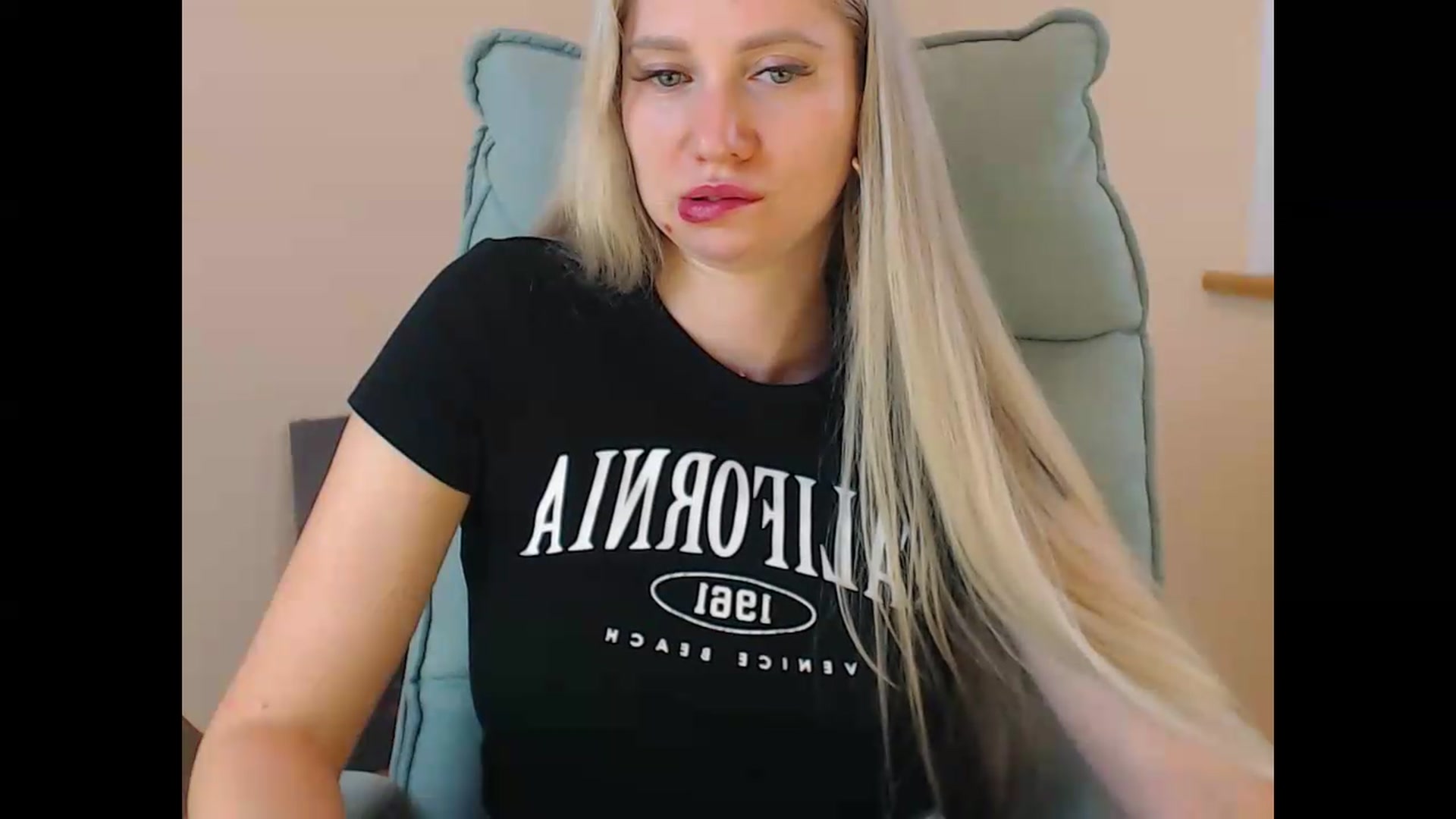 Gallery image thumbnail from Miss_Sylvia's myfreecams stream on, 07/06/2026, 17:52 image 14 of 20