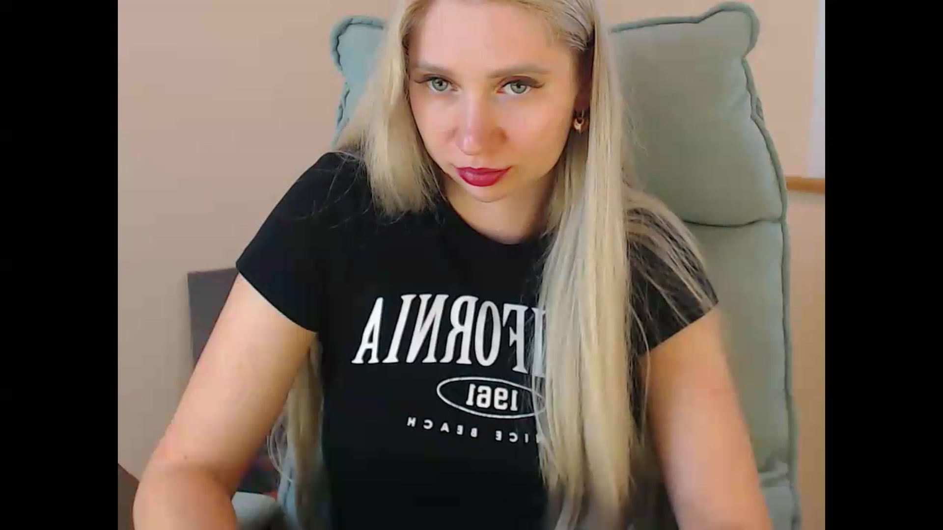 Gallery image thumbnail from Miss_Sylvia's myfreecams stream on, 07/06/2026, 17:52 image 18 of 20
