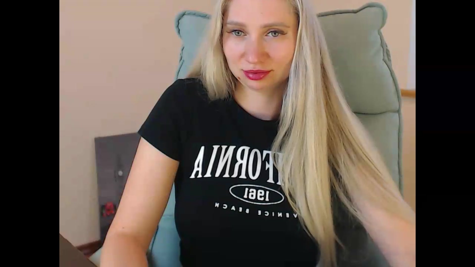 Gallery image thumbnail from Miss_Sylvia's myfreecams stream on, 07/06/2026, 17:52 image 16 of 20