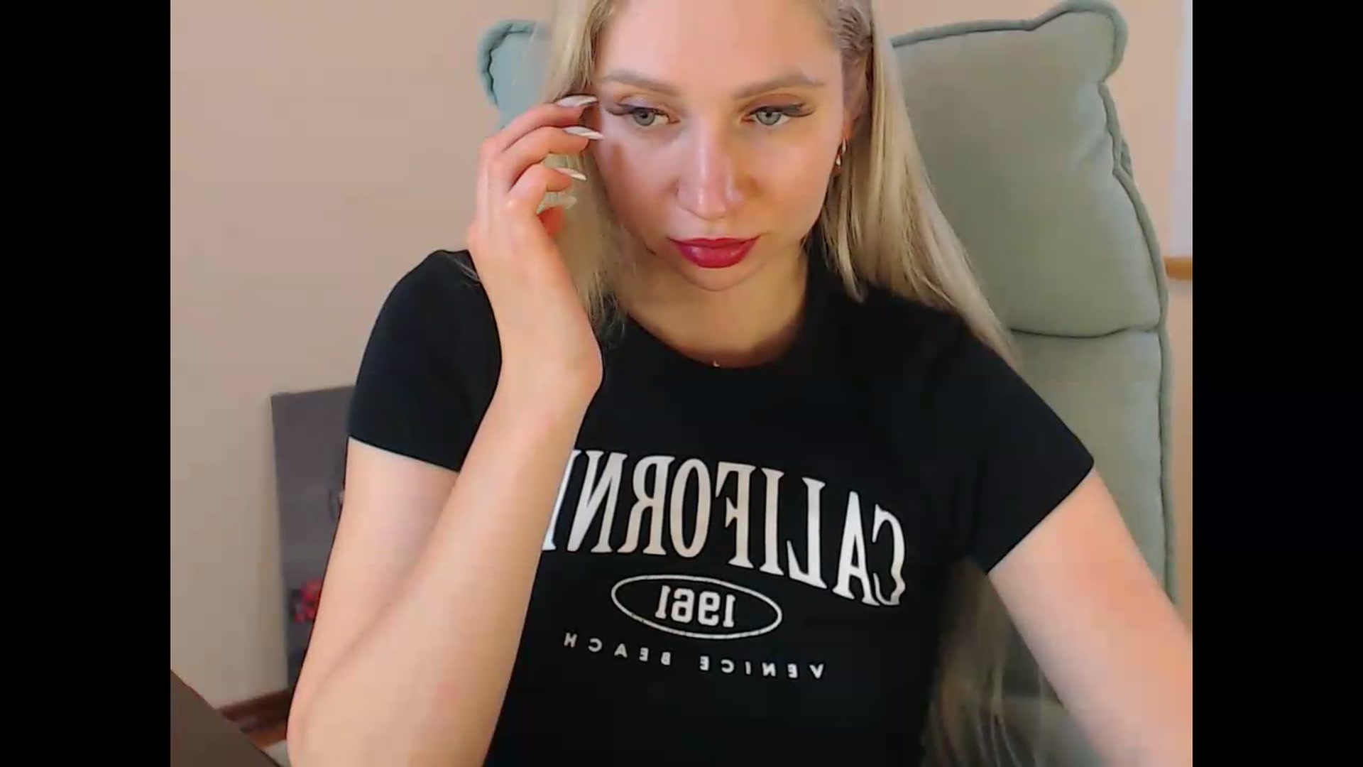 Gallery image thumbnail from Miss_Sylvia's myfreecams stream on, 07/06/2026, 17:52 image 8 of 20