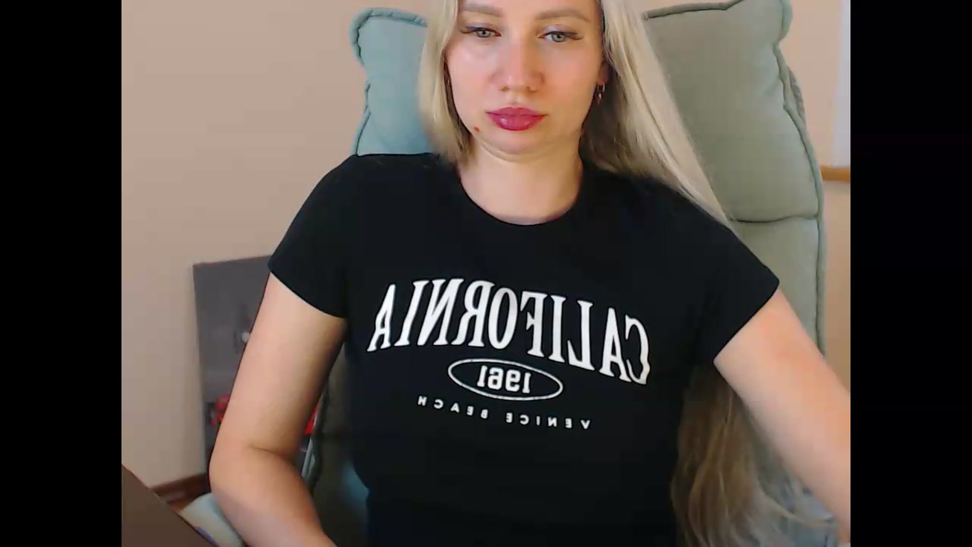Gallery image thumbnail from Miss_Sylvia's myfreecams stream on, 07/06/2026, 18:51 image 7 of 20