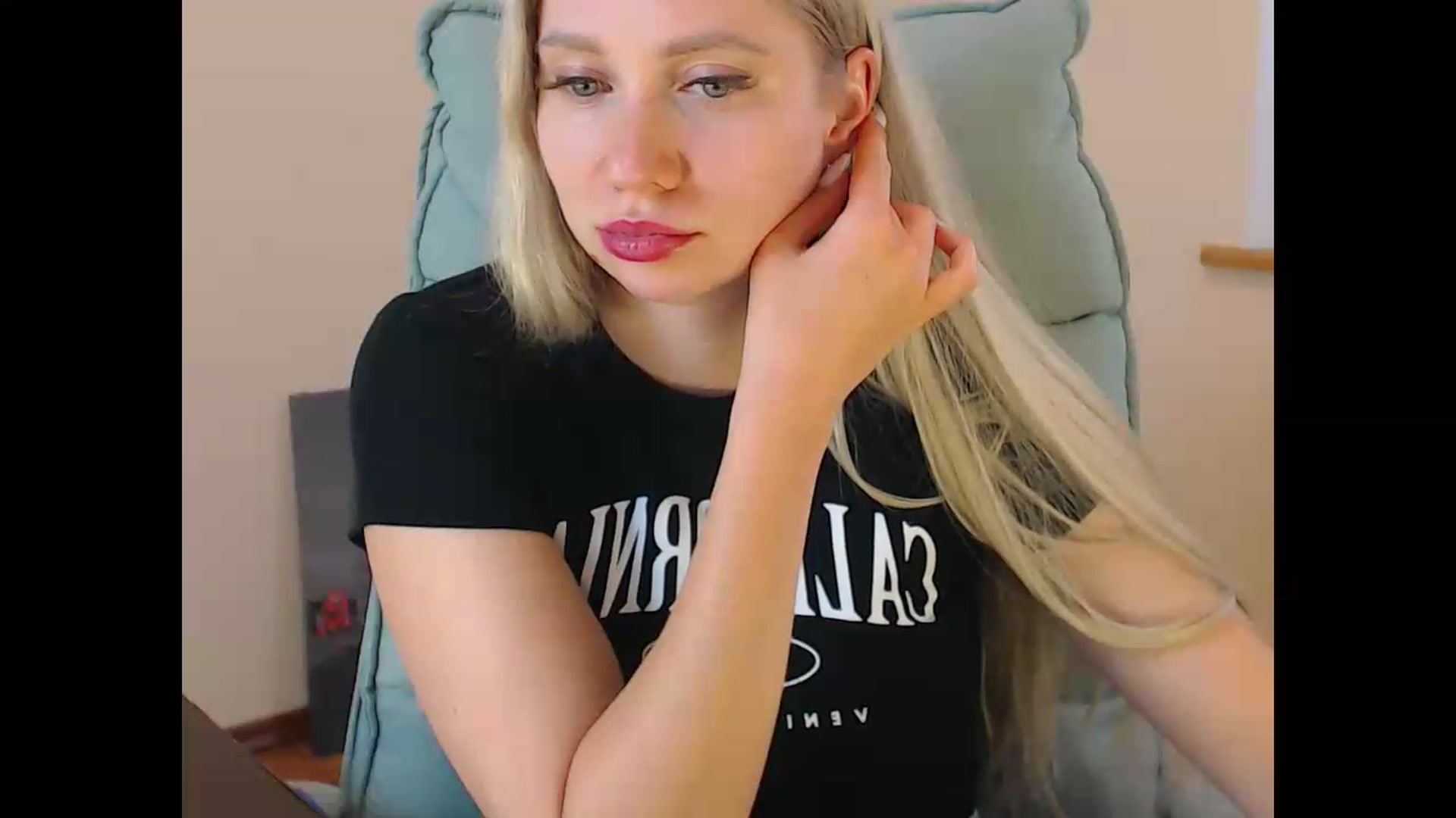 Gallery image thumbnail from Miss_Sylvia's myfreecams stream on, 07/06/2026, 18:51 image 14 of 20