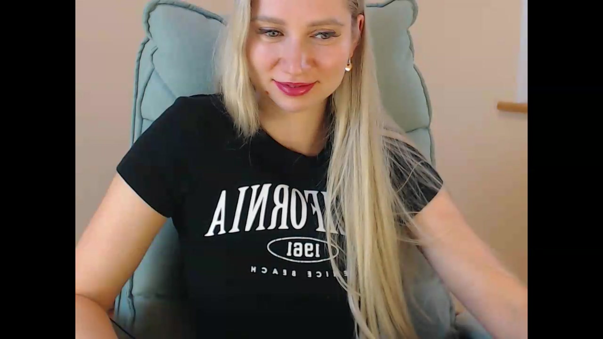 Gallery image thumbnail from Miss_Sylvia's myfreecams stream on, 07/06/2026, 18:51 image 20 of 20